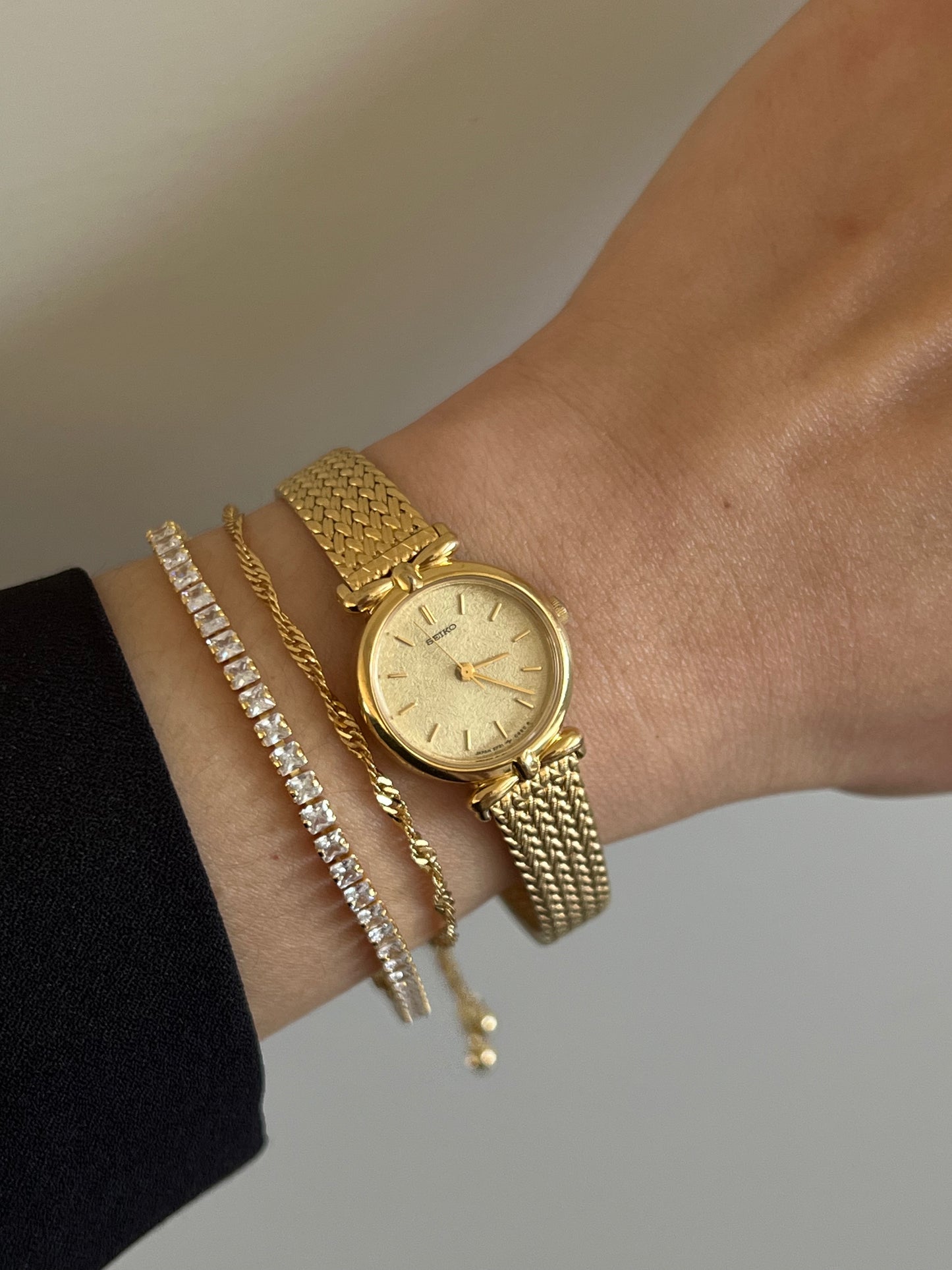 Seiko Ribbon Lugs Gold Women's Watch