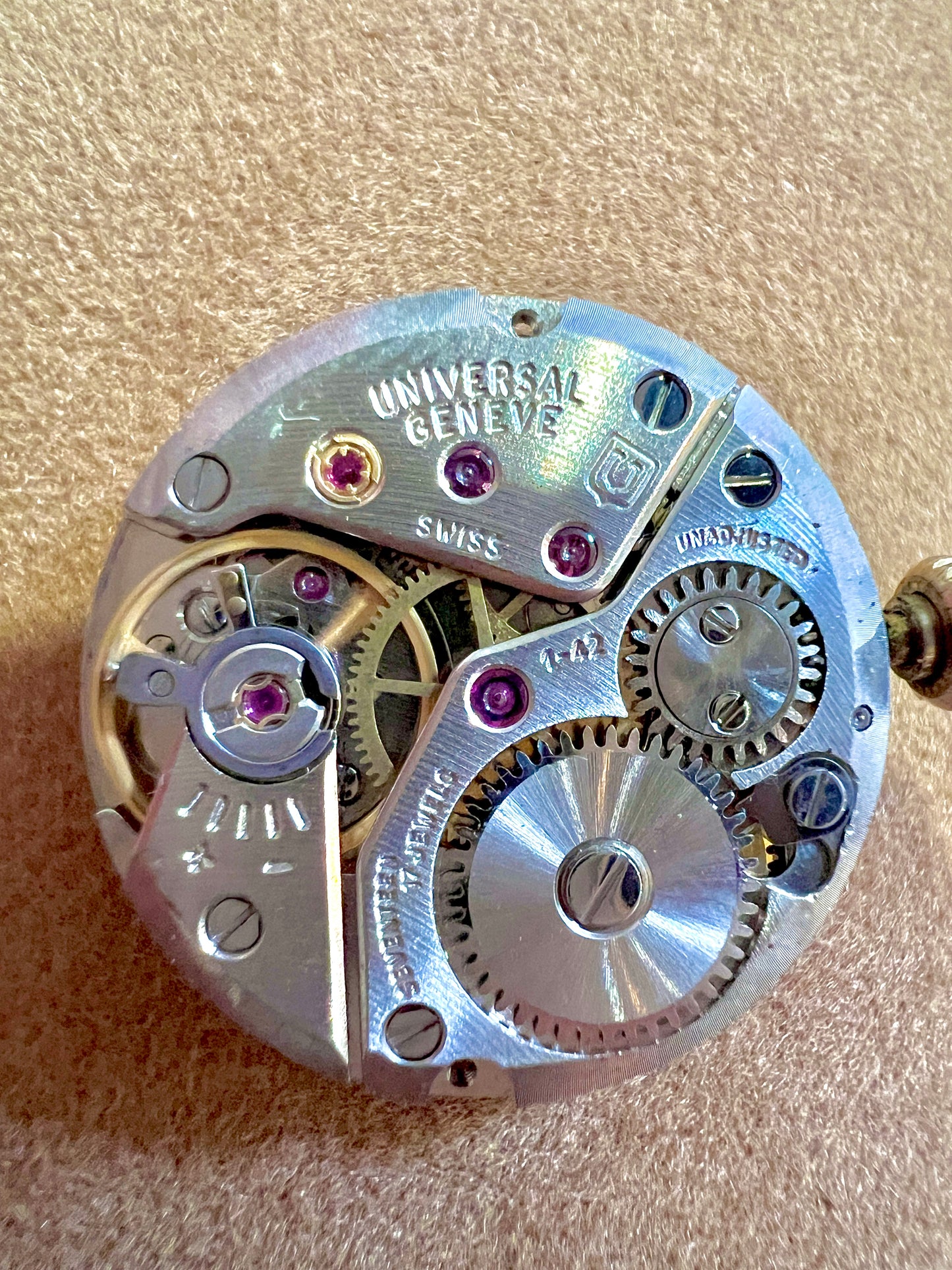 Universal Geneve C Case Gold Women's Watch