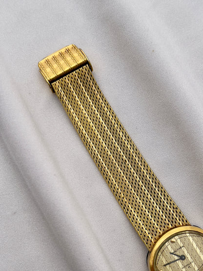 Waltham Vintage Gold Ladies’ Watch with Textured Dial & Mesh Bracelet