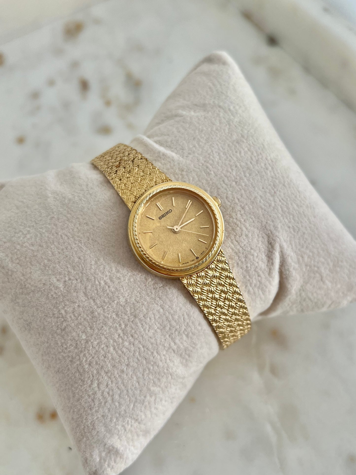 Seiko Gold Rope Bezel Women's Watch with Mesh Bracelet