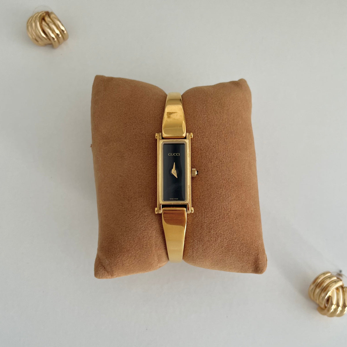 Gucci 1500 Bangle Watch with Black Face