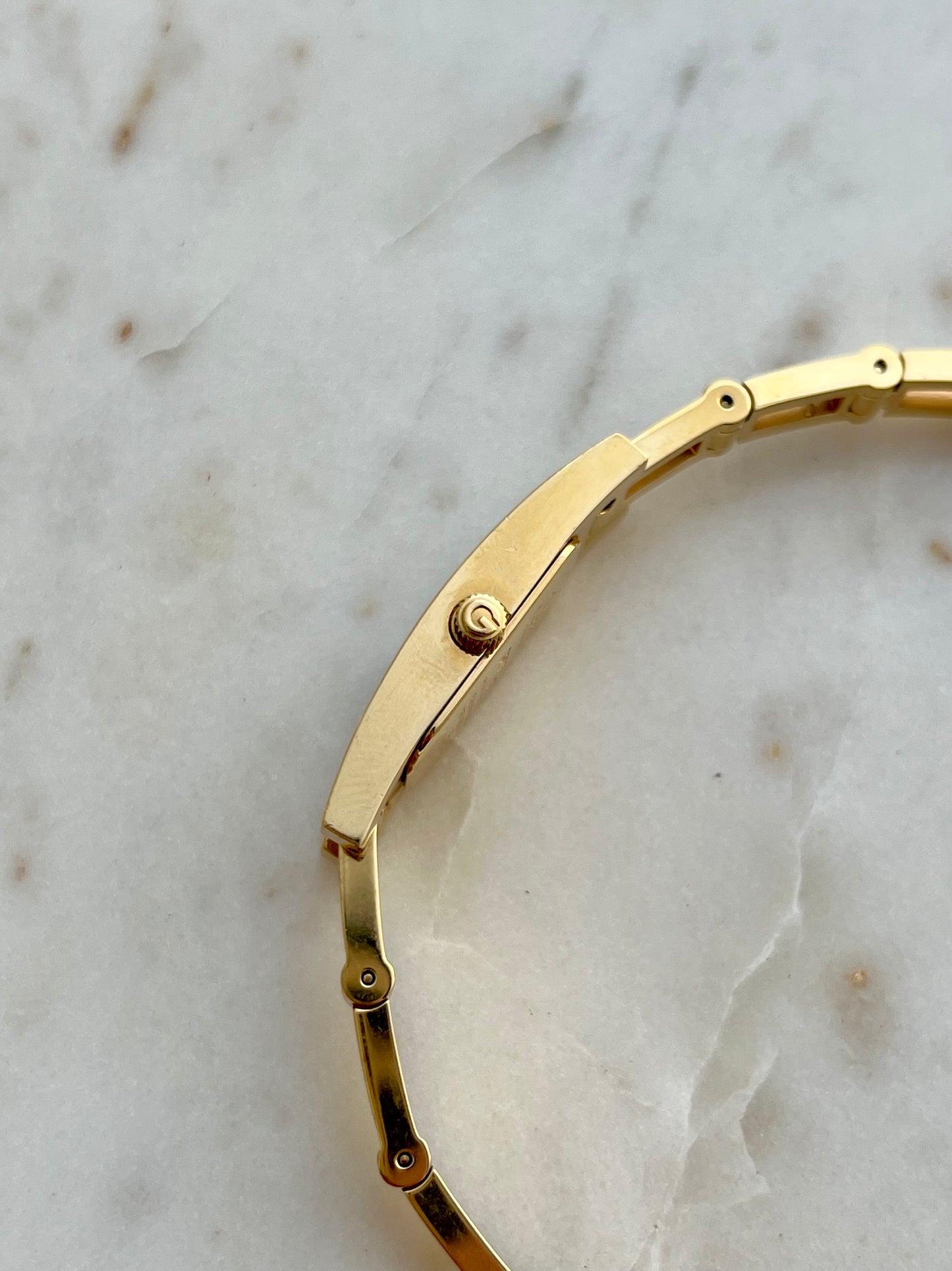 Gucci Slender Black Dial Women’s Watch 3900L
