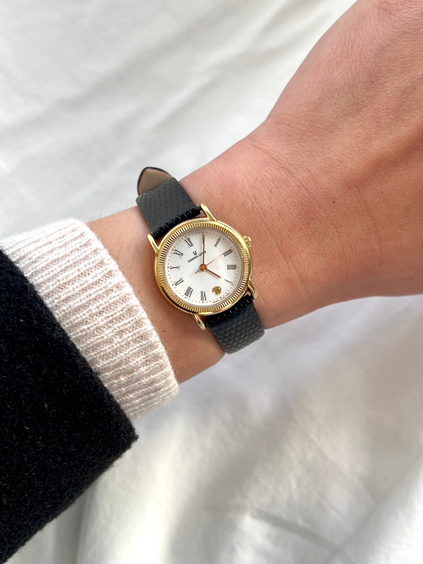 Universal Geneve Gold Roman Dial Women’s Watch 18k Gold Plated