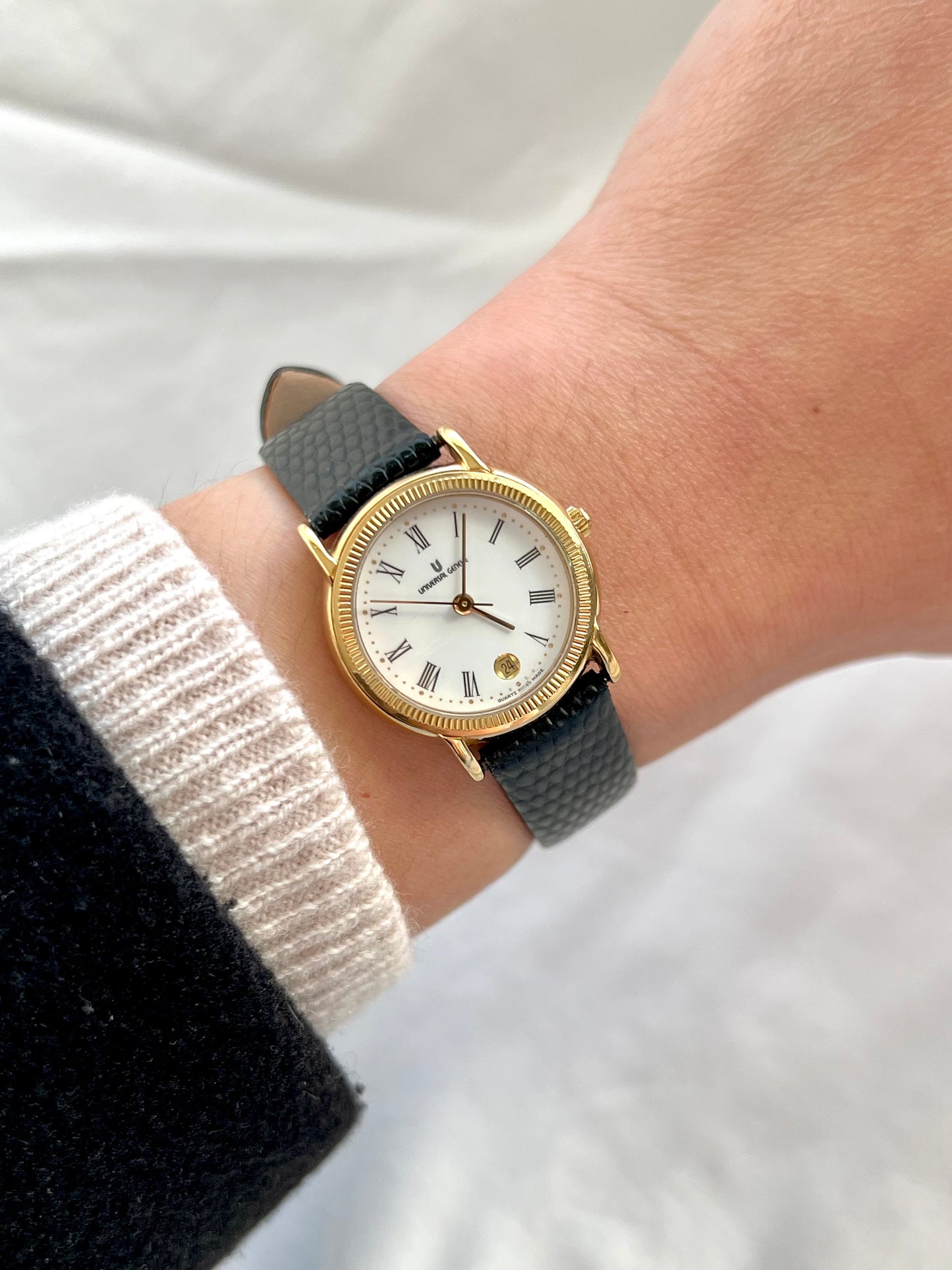 Universal Geneve Gold Roman Dial Women’s Watch 18k Gold Plated