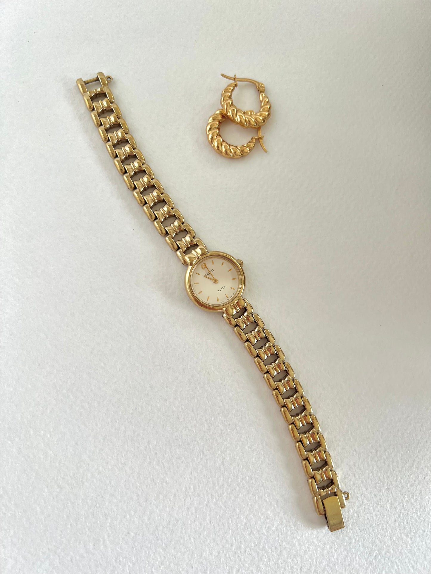 Seiko Tissé Gold Bracelet Women’s Watch