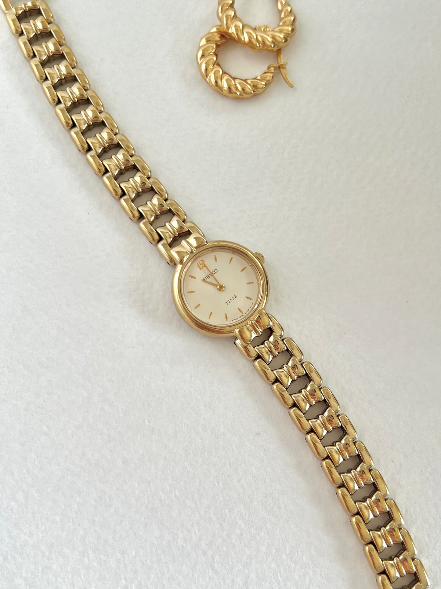 Seiko Tissé Gold Bracelet Women’s Watch