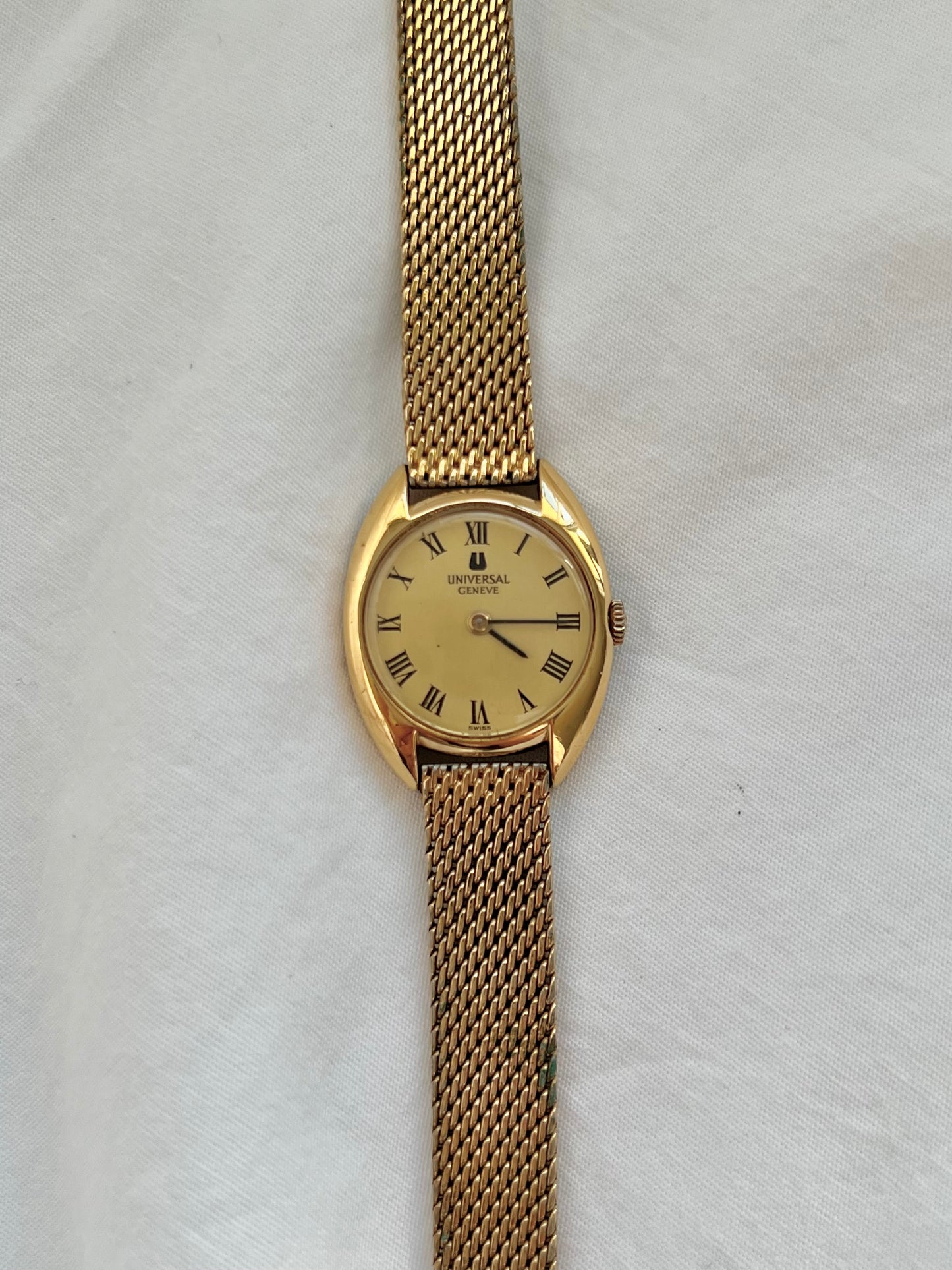 Universal Geneve C Case Gold Women's Watch