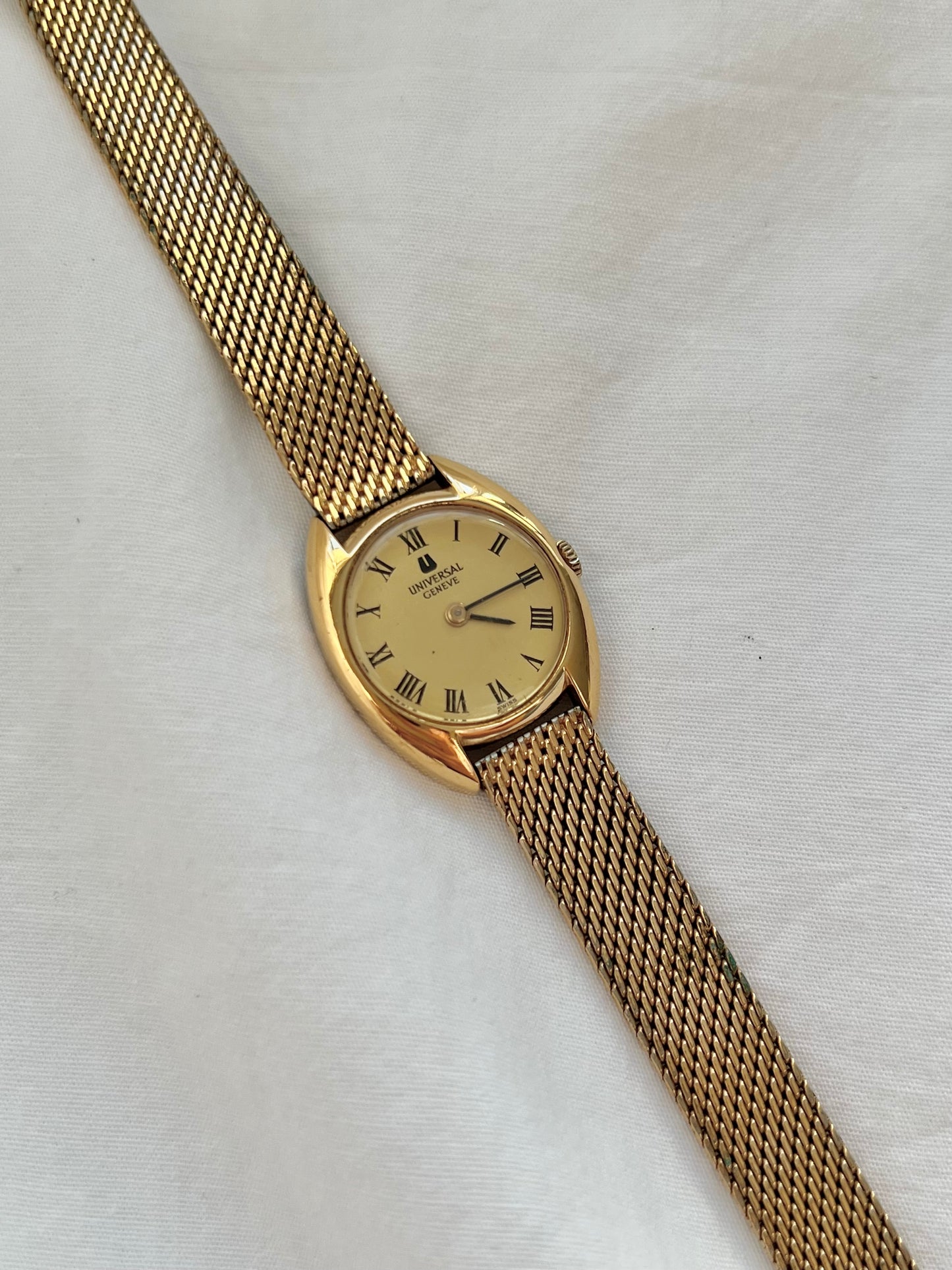 Universal Geneve C Case Gold Women's Watch