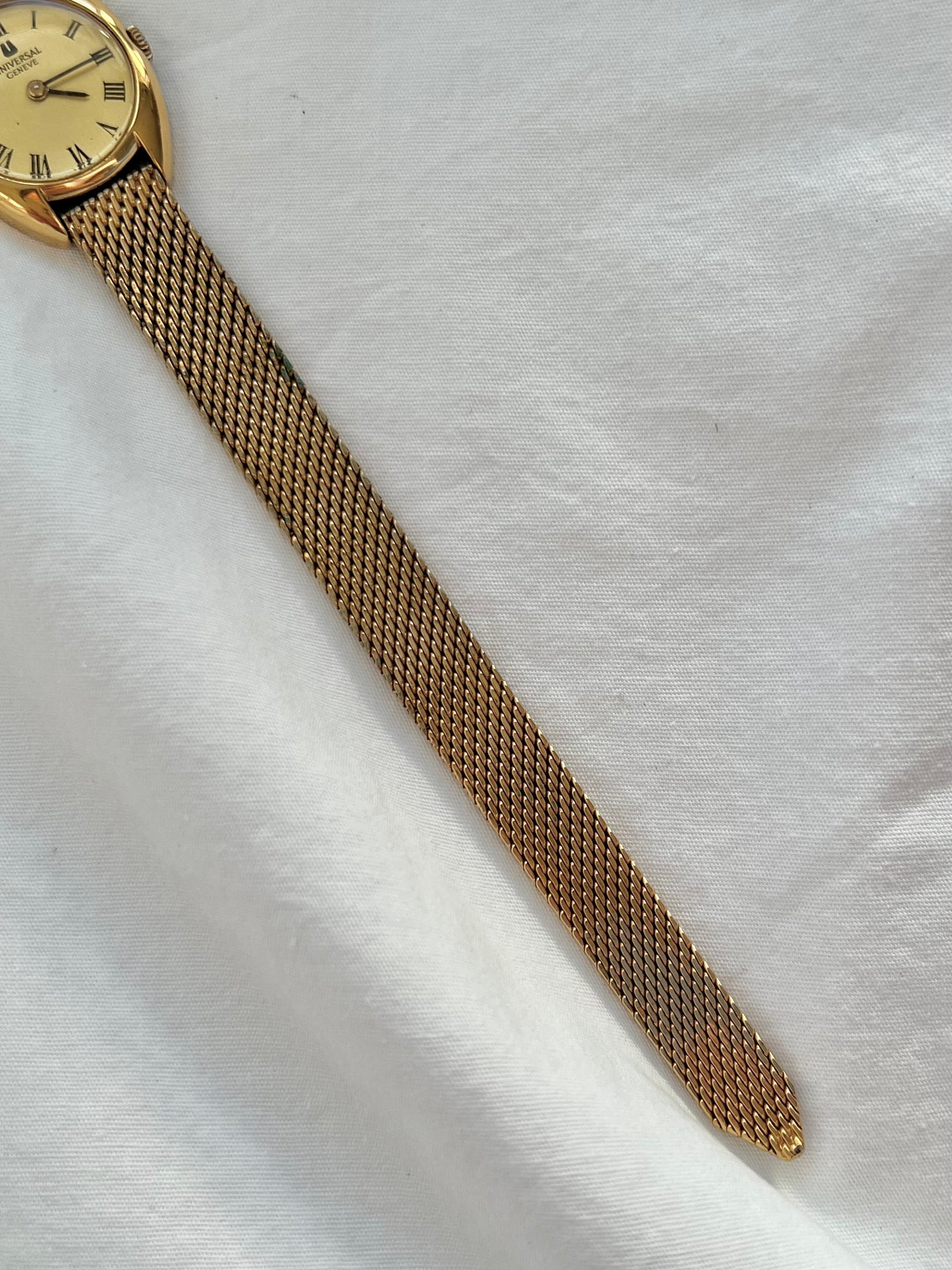 Universal Geneve C Case Gold Women's Watch