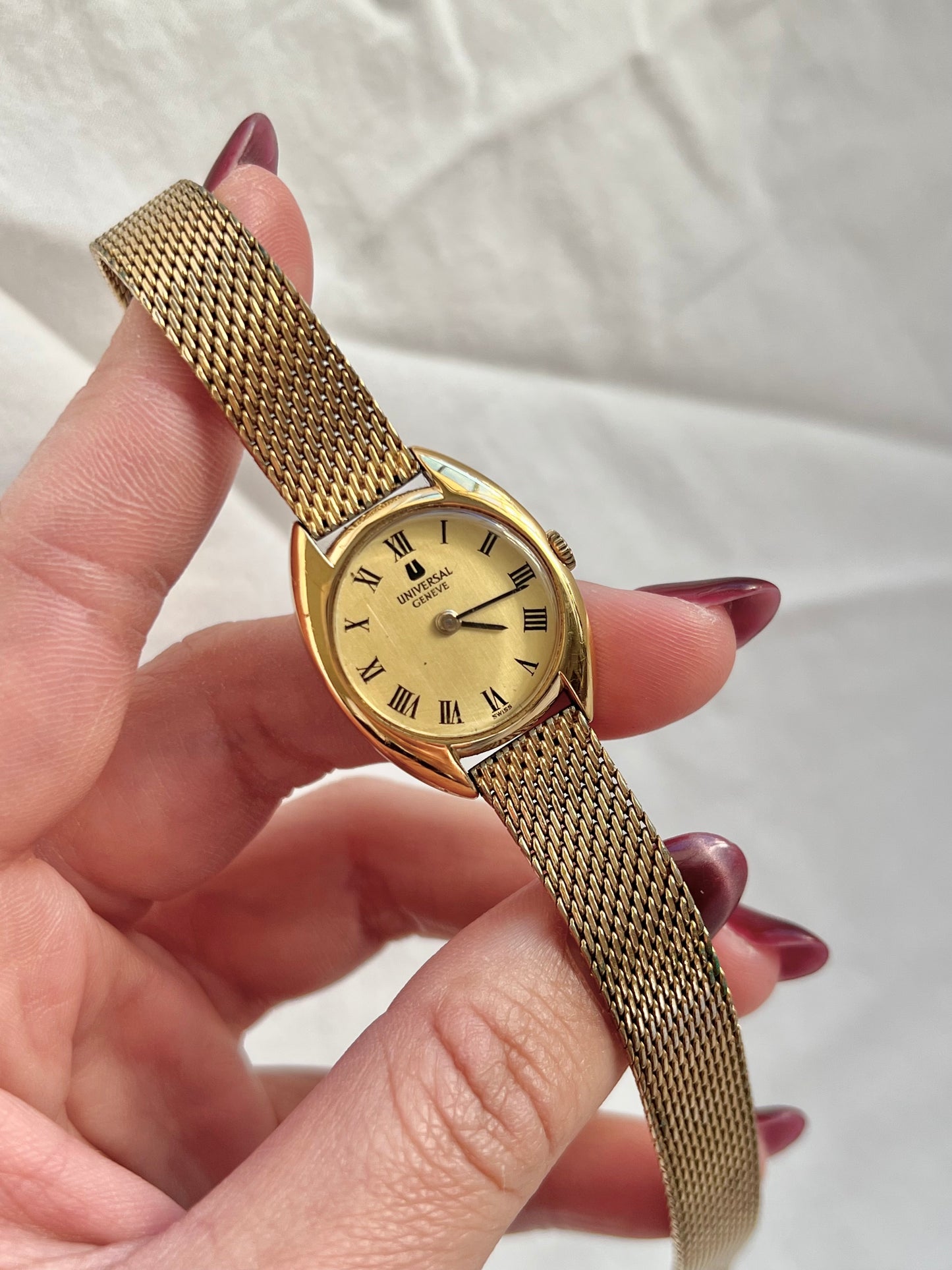 Universal Geneve C Case Gold Women's Watch