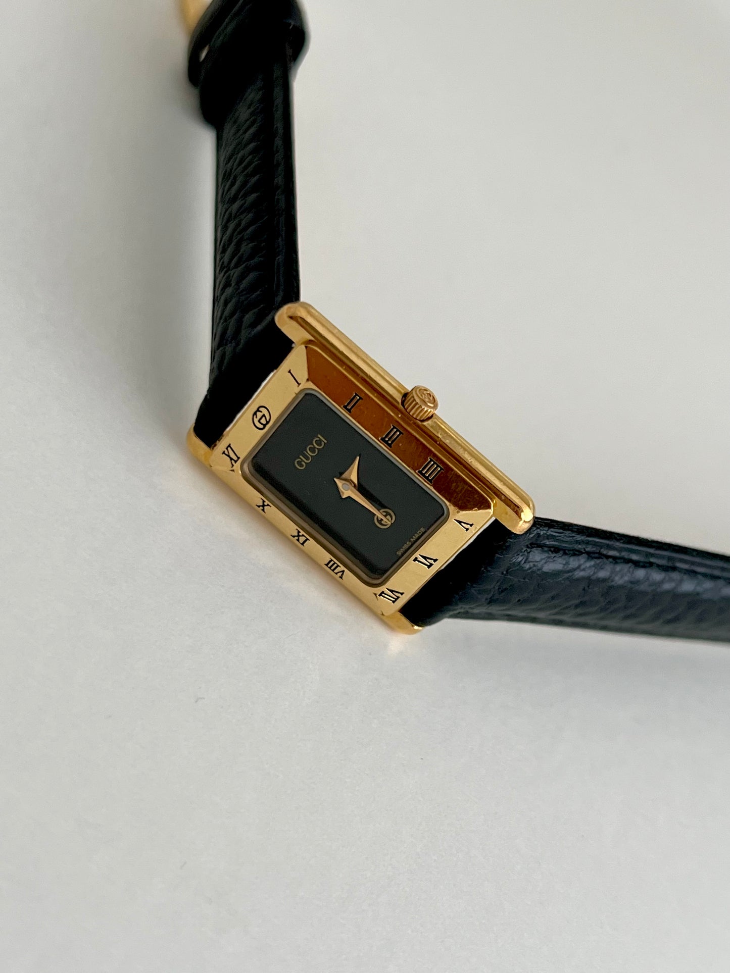 Gucci Tank Roman Bezel Rectangular Womens Watch