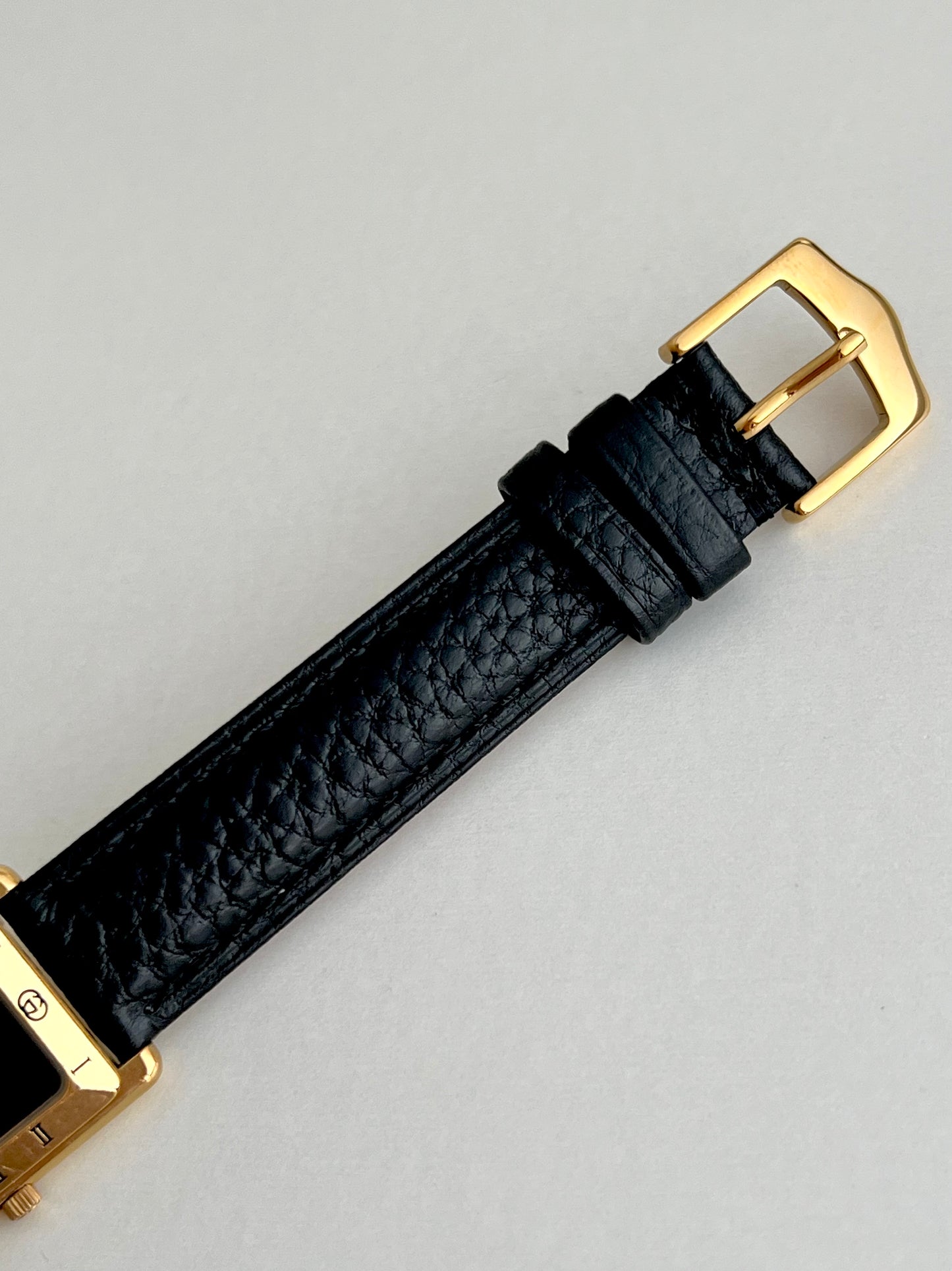 Gucci Tank Roman Bezel Rectangular Womens Watch