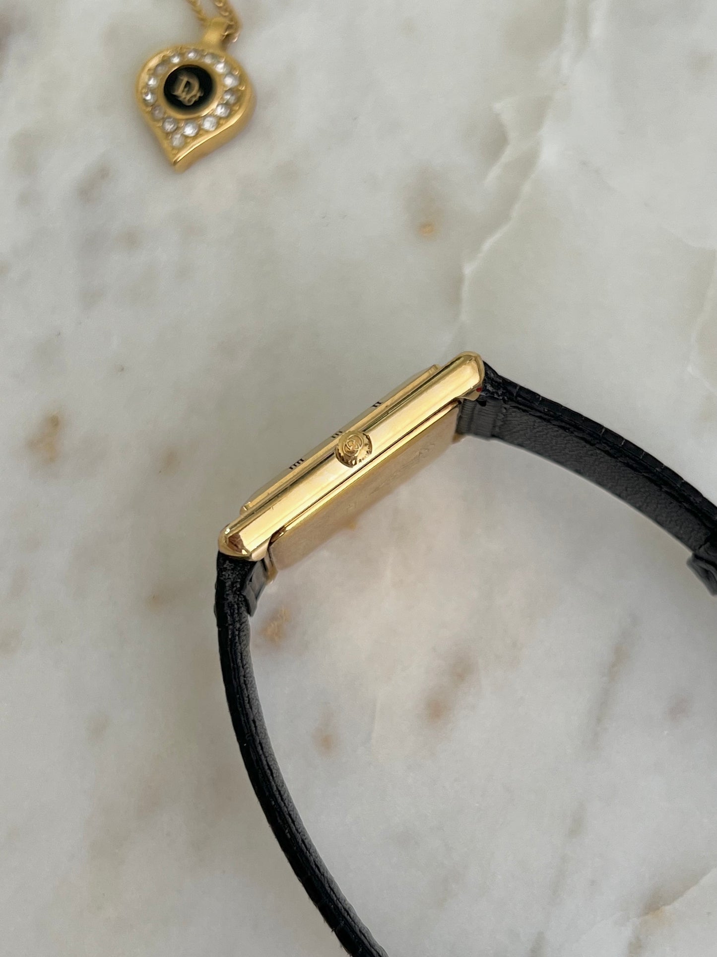 Gucci Tank Roman Bezel Rectangular Womens Watch