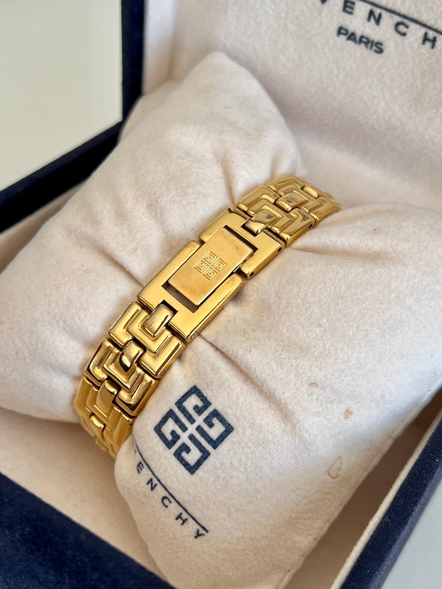 Givenchy Capitol Blue Dial Bracelet Women’s Watch