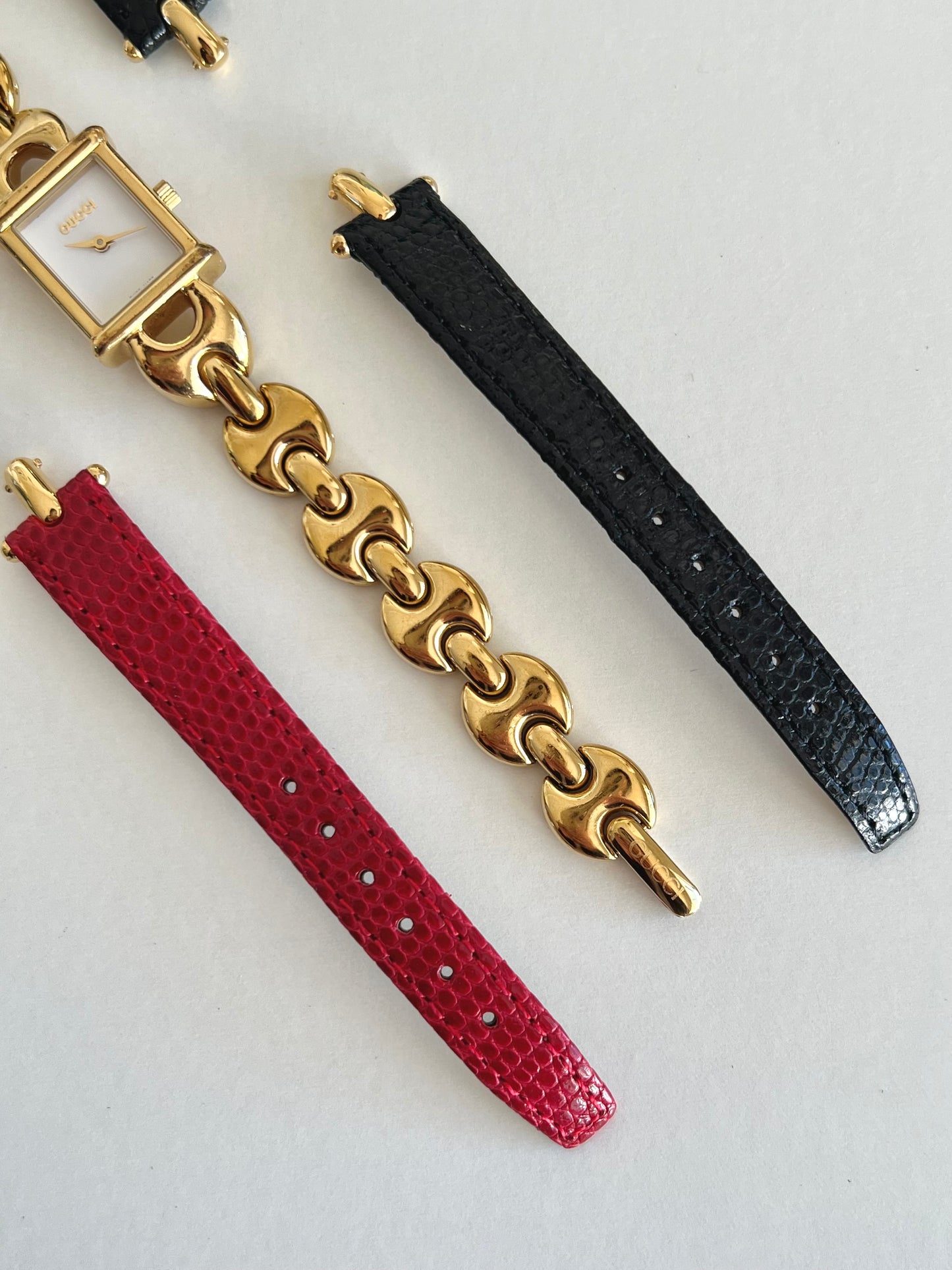 Gucci 1800L Gold Bracelet Watch Set With Interchangeable Straps