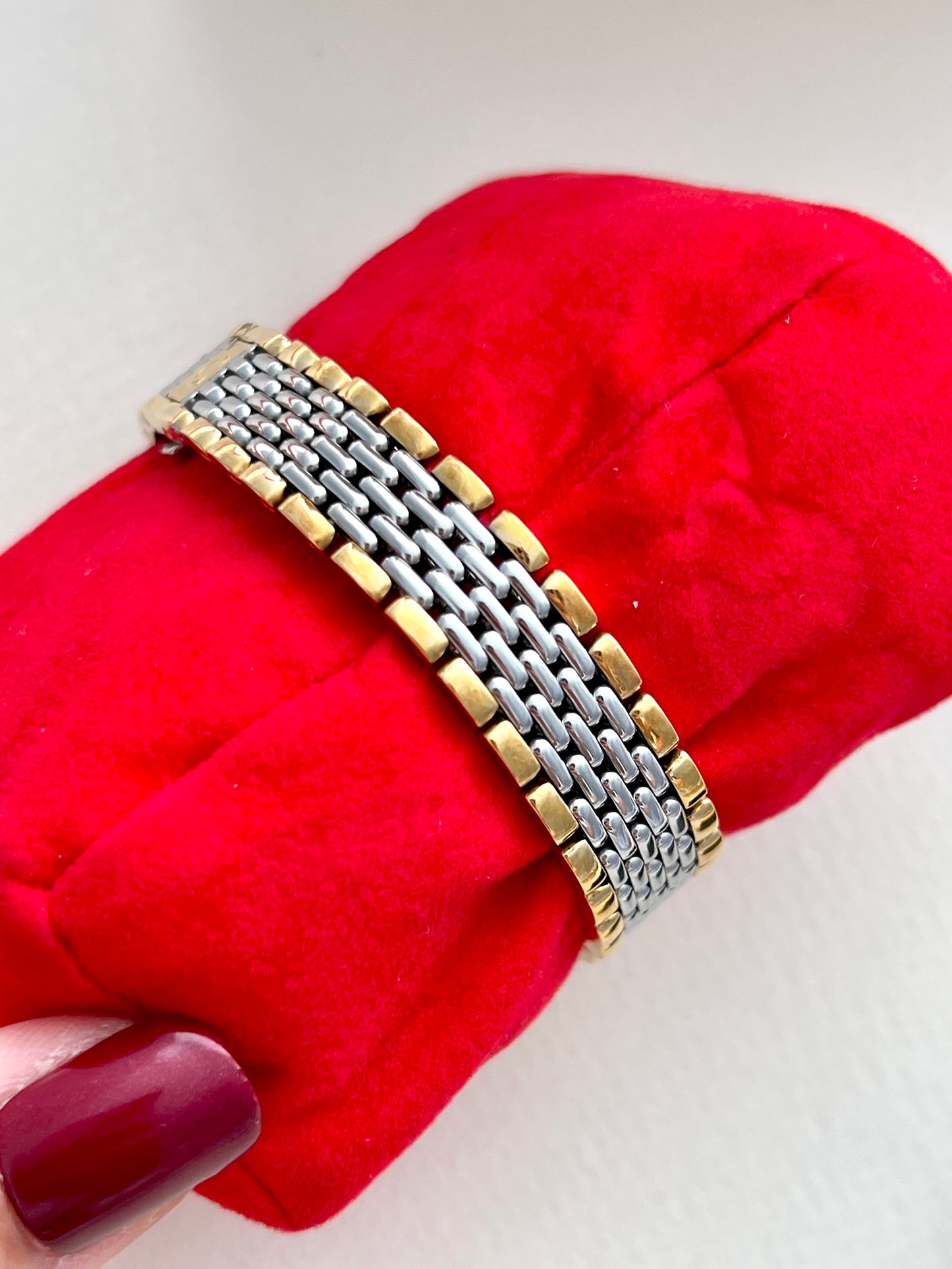 Omega De Ville Round Case Women's Watch "Ile de France" Collection