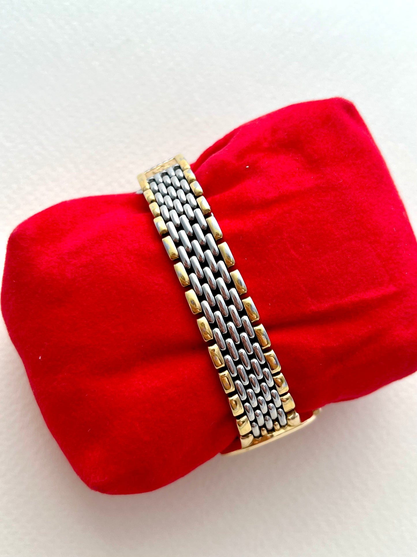 Omega De Ville Round Case Women's Watch "Ile de France" Collection