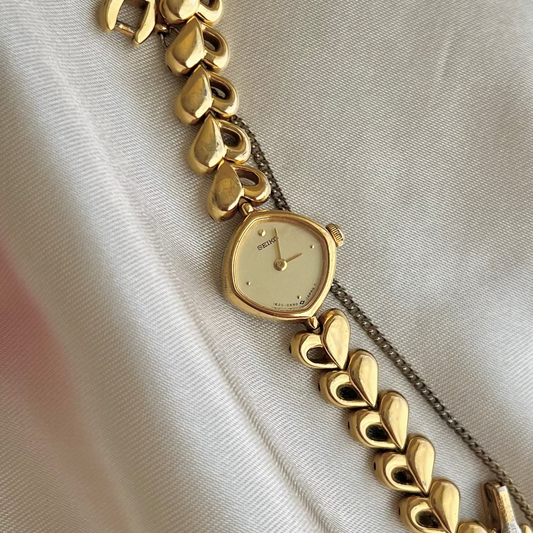 Seiko Hearts Chain Bracelet Golden Watch