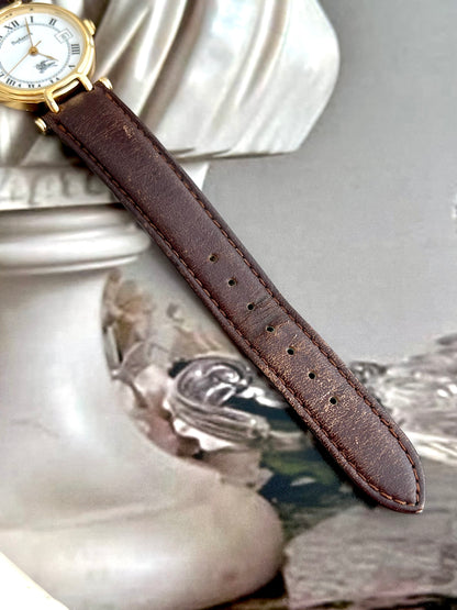 Burberrys Gold Women's Watch with Sculpted Loop Lugs