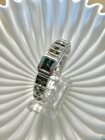 Seiko Rare Women's Watch with Bracelet Embedded with SWAROVSKI Crystals