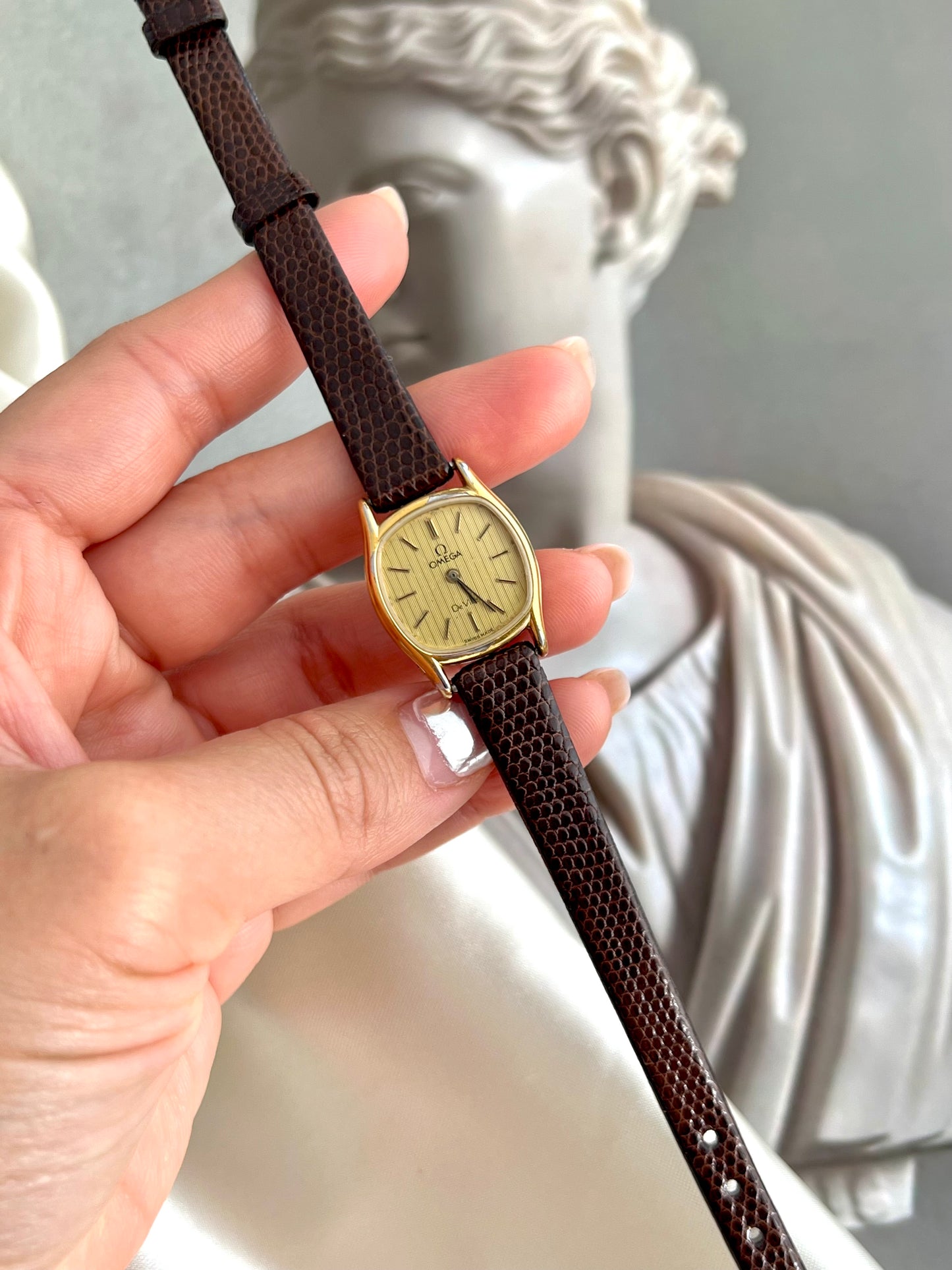 Omega De Ville Classic Cushioned Women's Watch