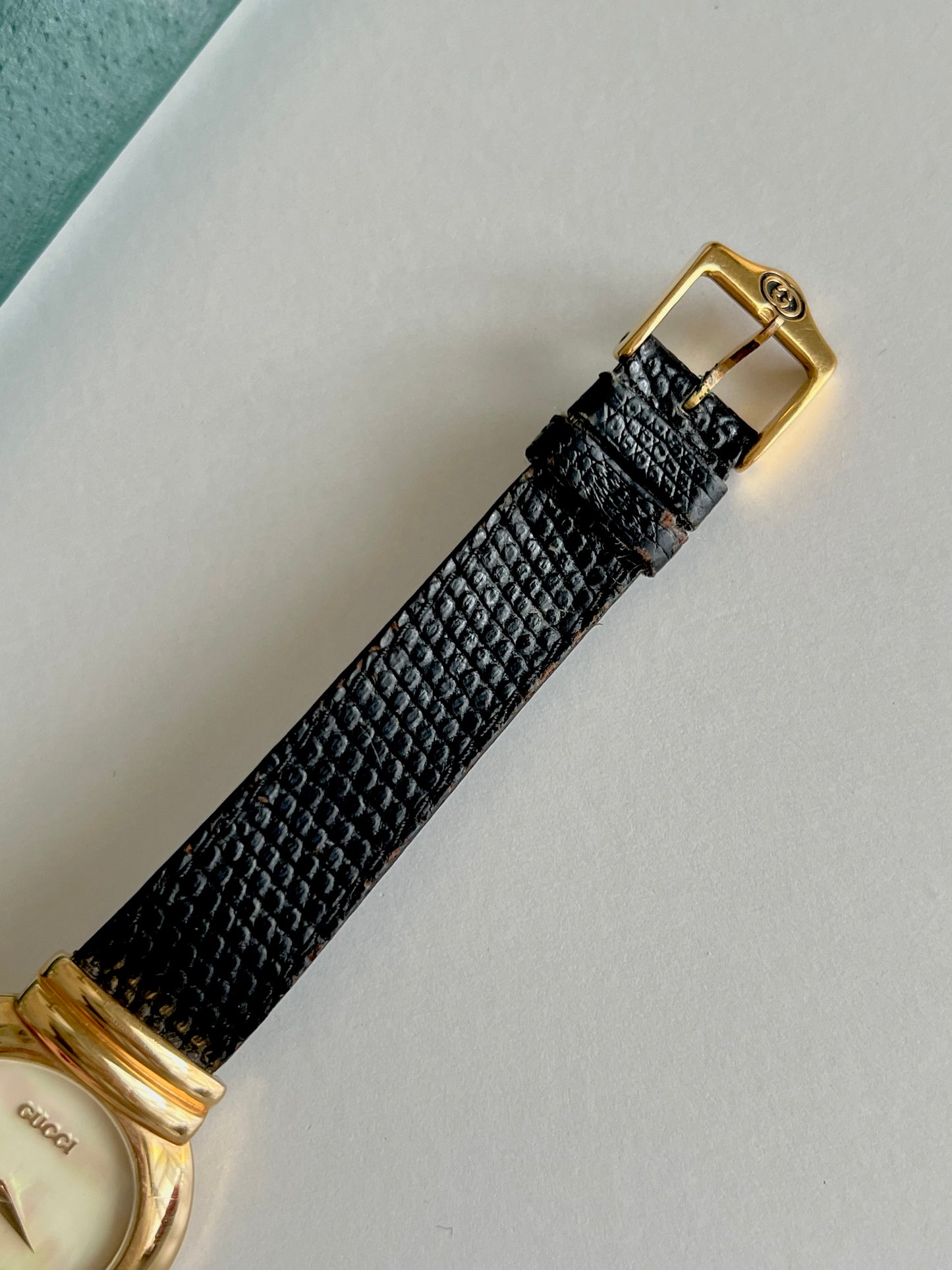 Gucci 5300M Gold Unisex Watch Mother of Pearl Dial