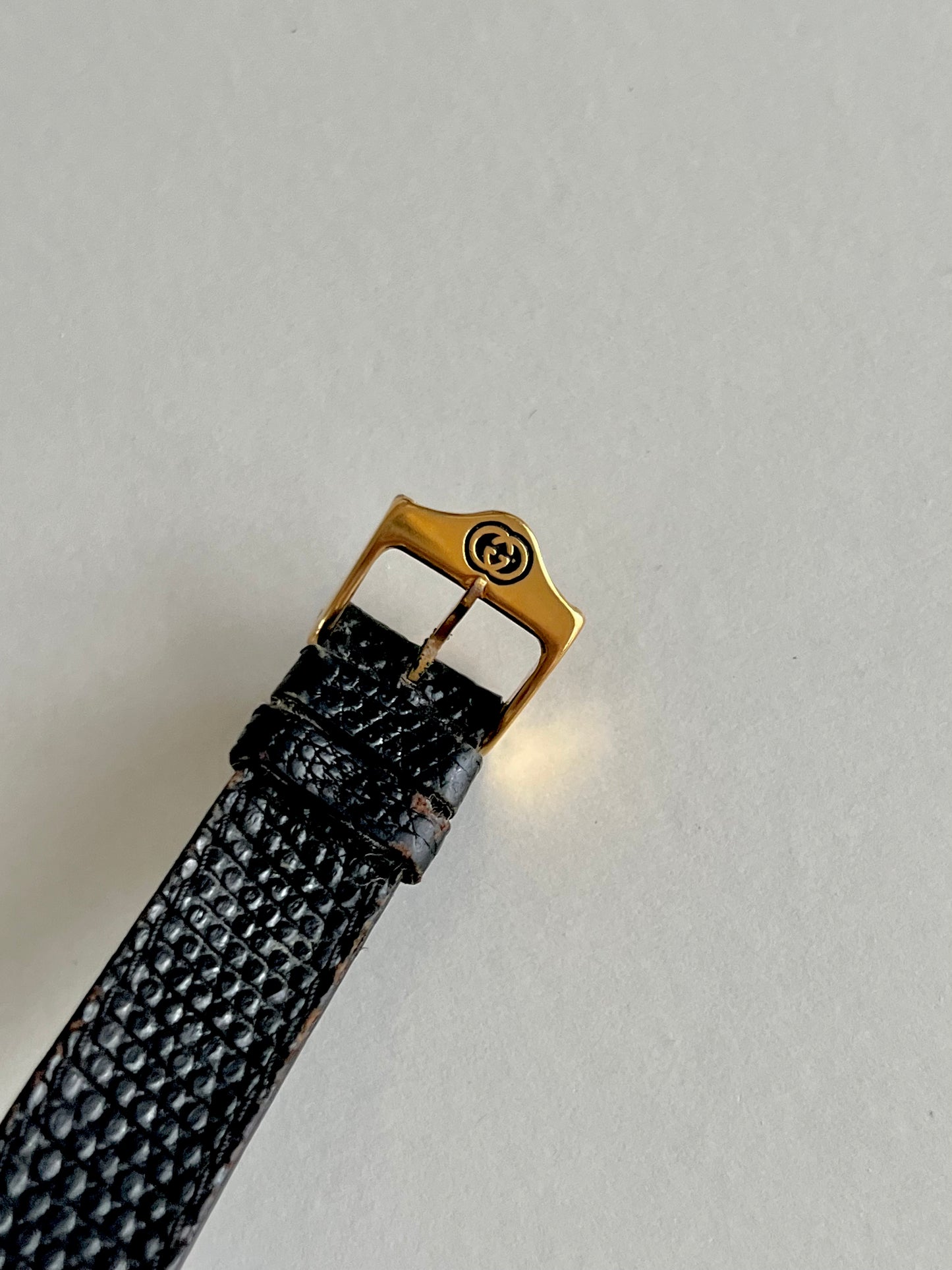 Gucci 5300M Gold Unisex Watch Mother of Pearl Dial