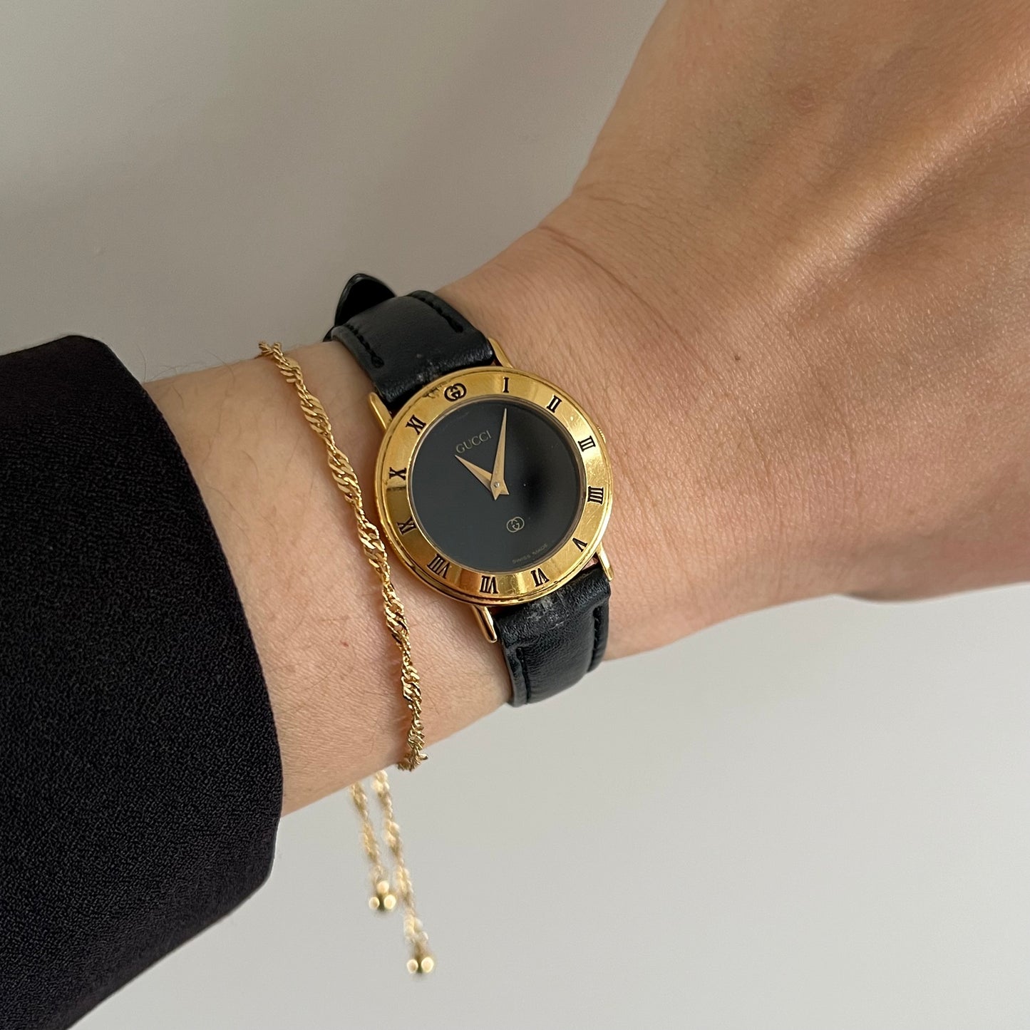Gucci Roman Bezel Black Dial Women’s Watch (2)