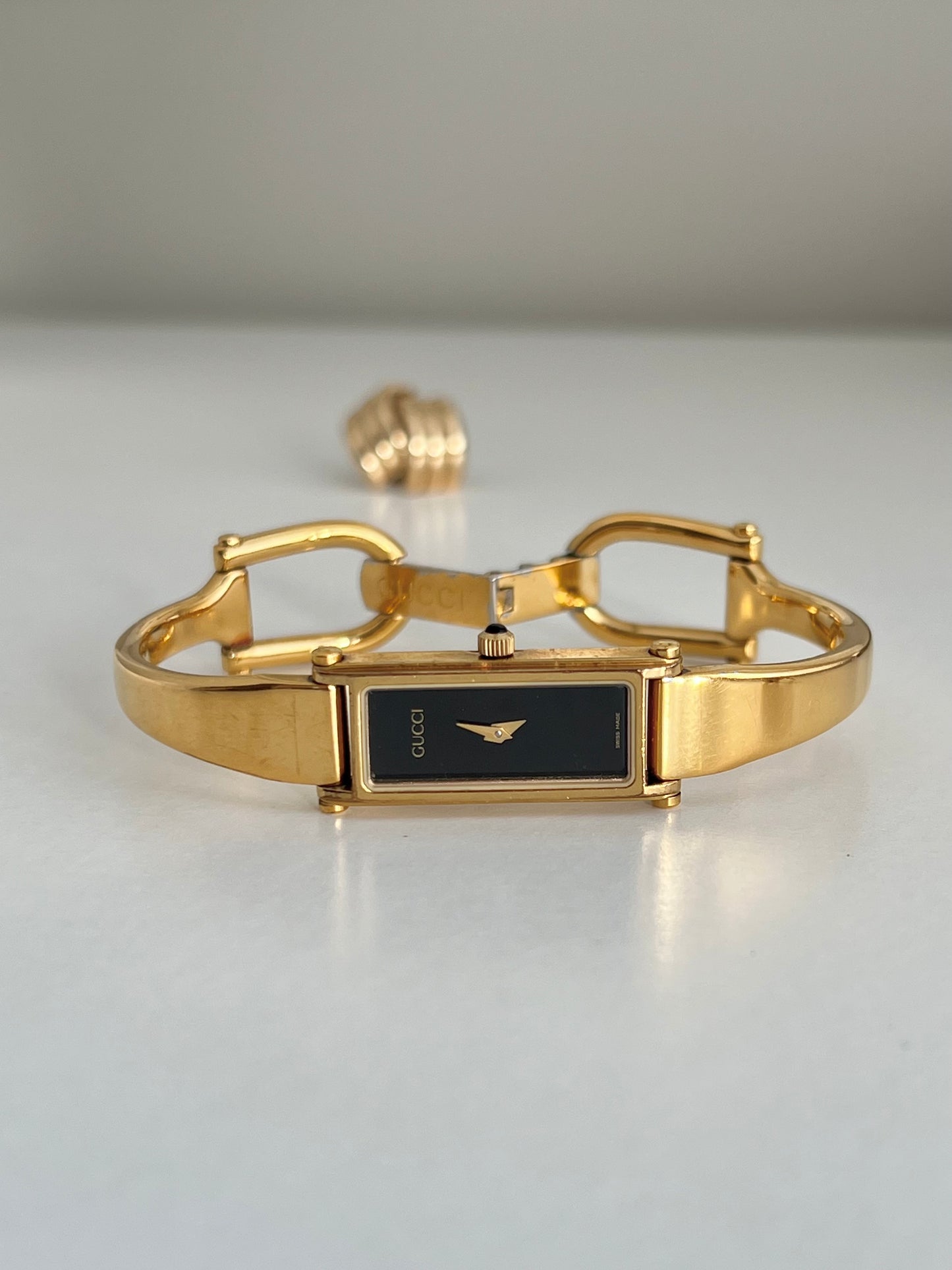 Gucci 1500 Gold Bangle Women’s Watch Black Dial