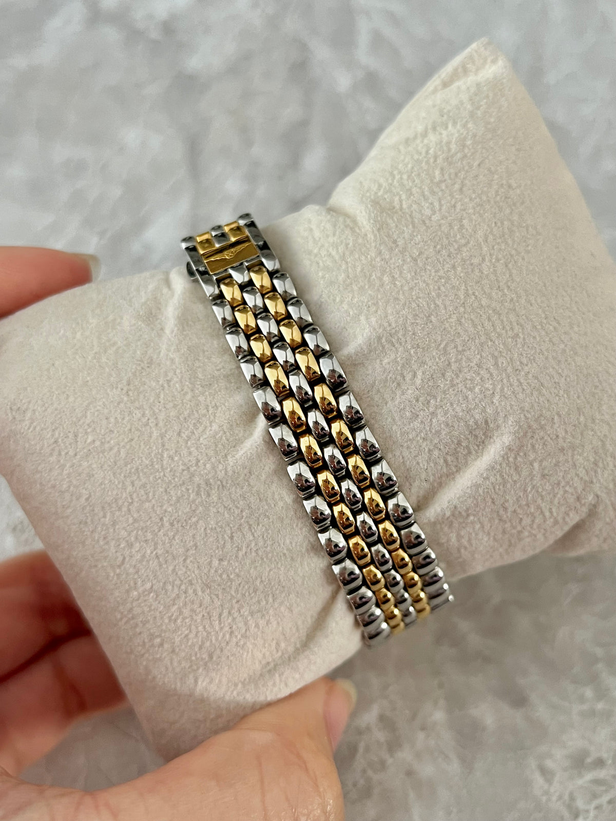 Longines La Grande Classique Gold Women’s Bracelet Watch