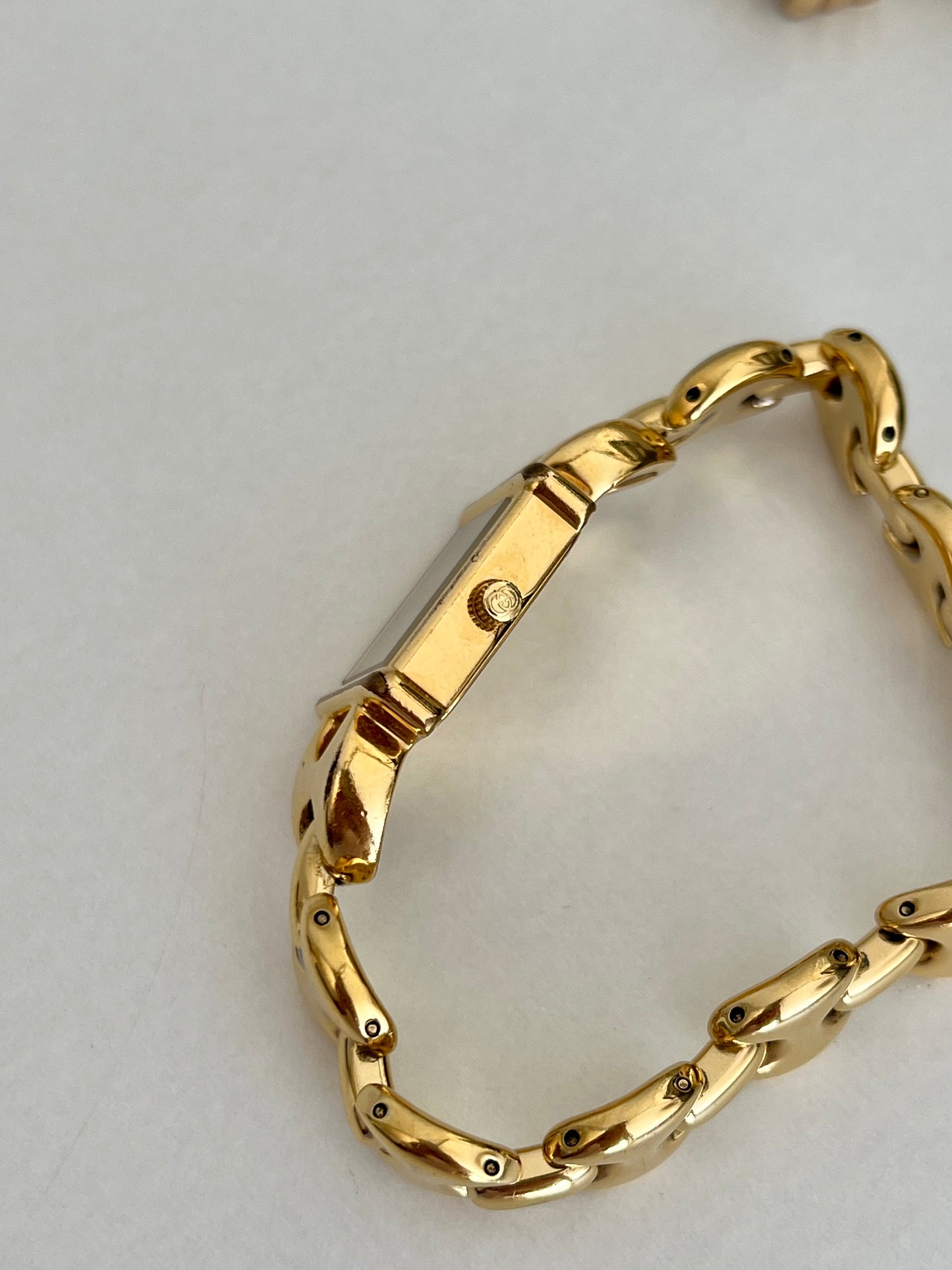 Gucci 1800L Gold Bracelet Watch Set With Interchangeable Straps