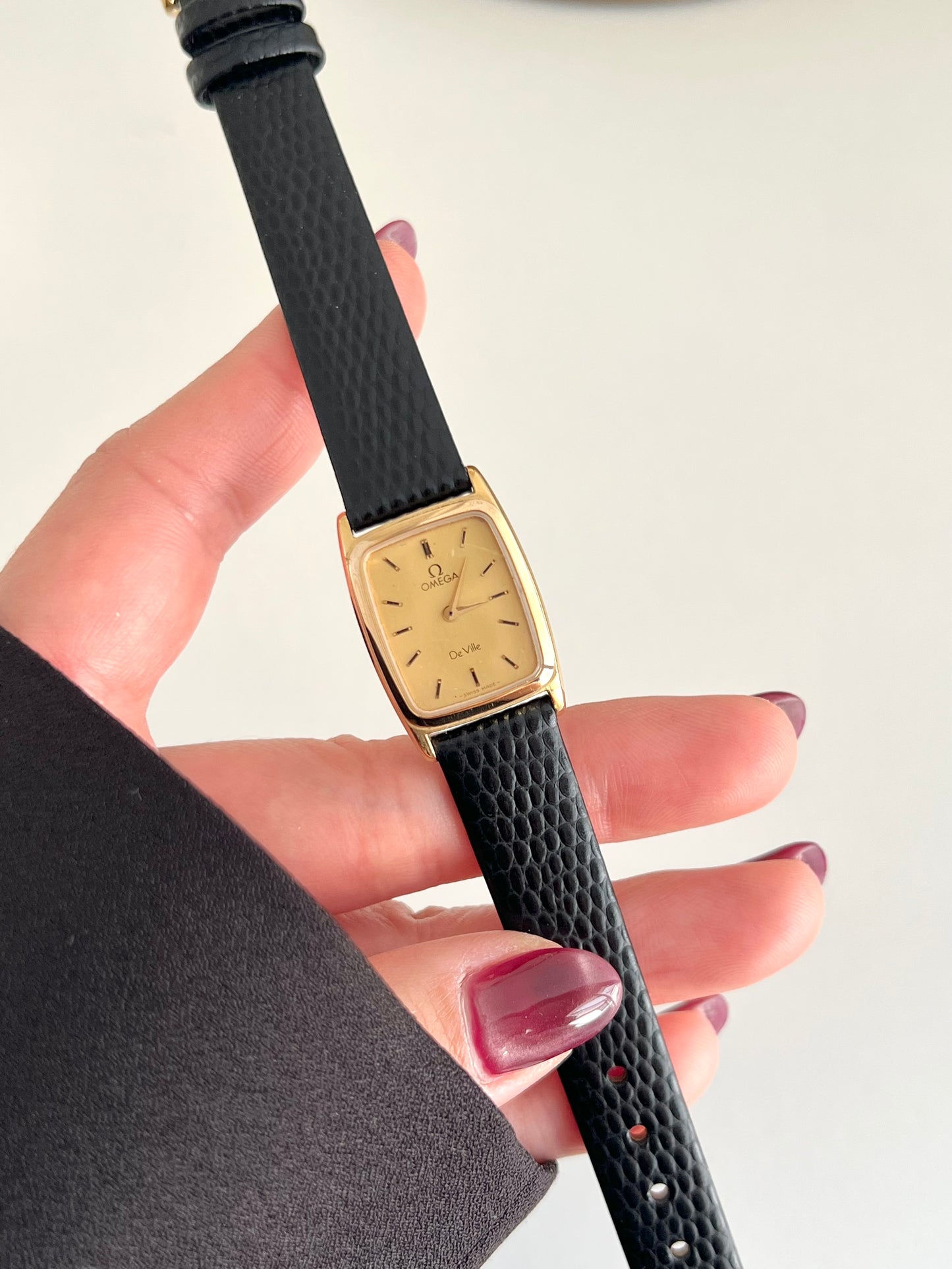 Omega De Ville Gold Soft Rectangular Women's Watch