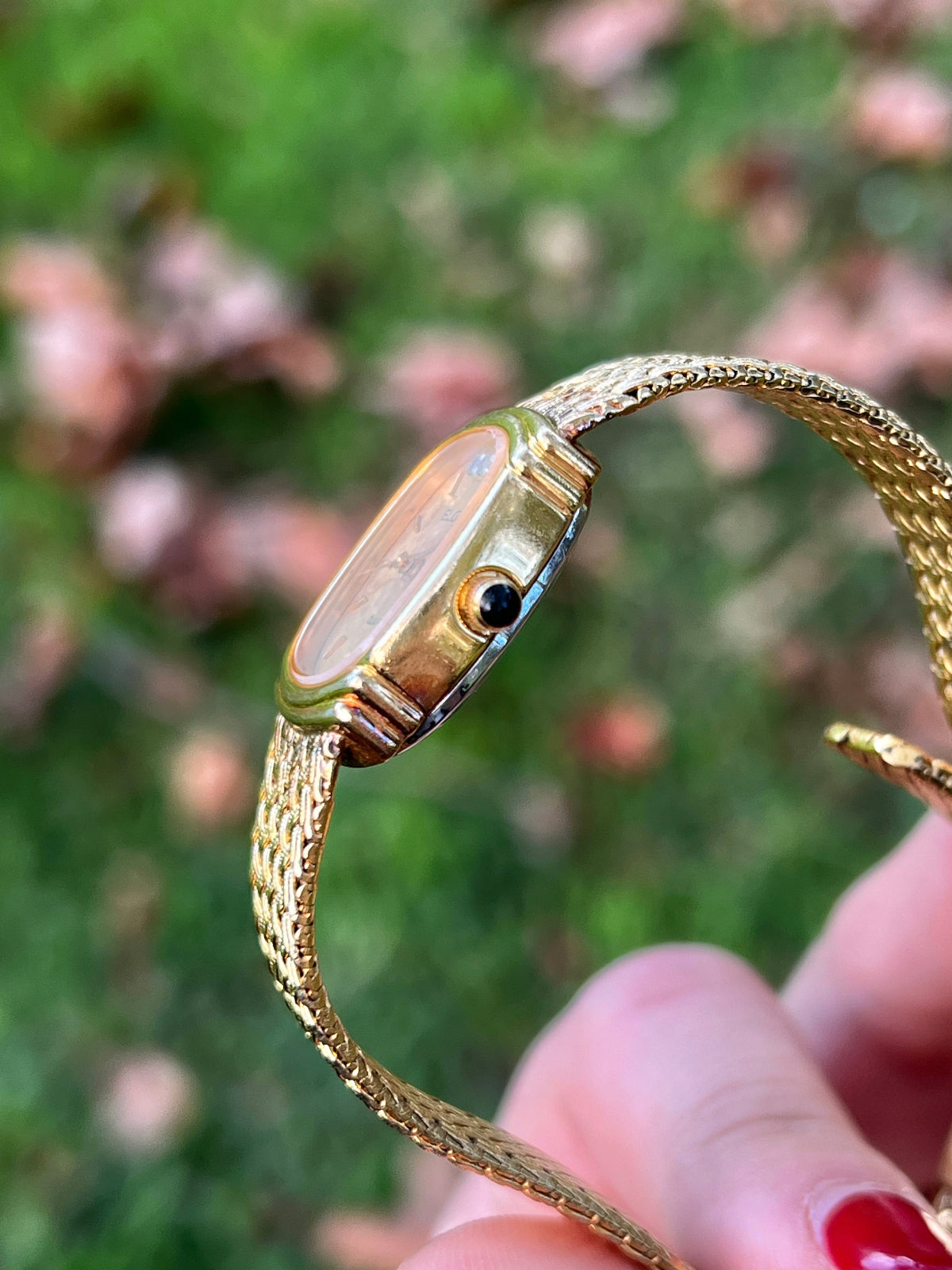 Elgin Gold Marbled Dial Woven Bracelet Women's Watch | Product photograph 6