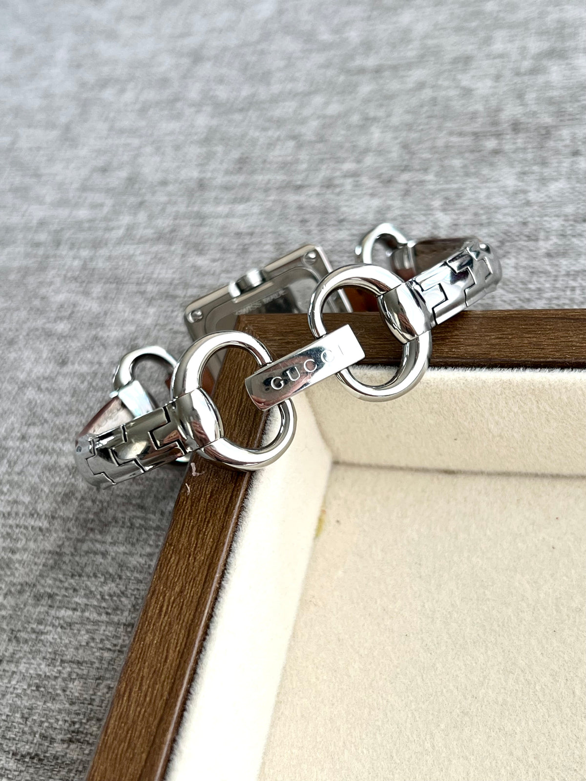 Gucci 1921 Leather Women’s Watch — folding clasp and Gucci logo detail