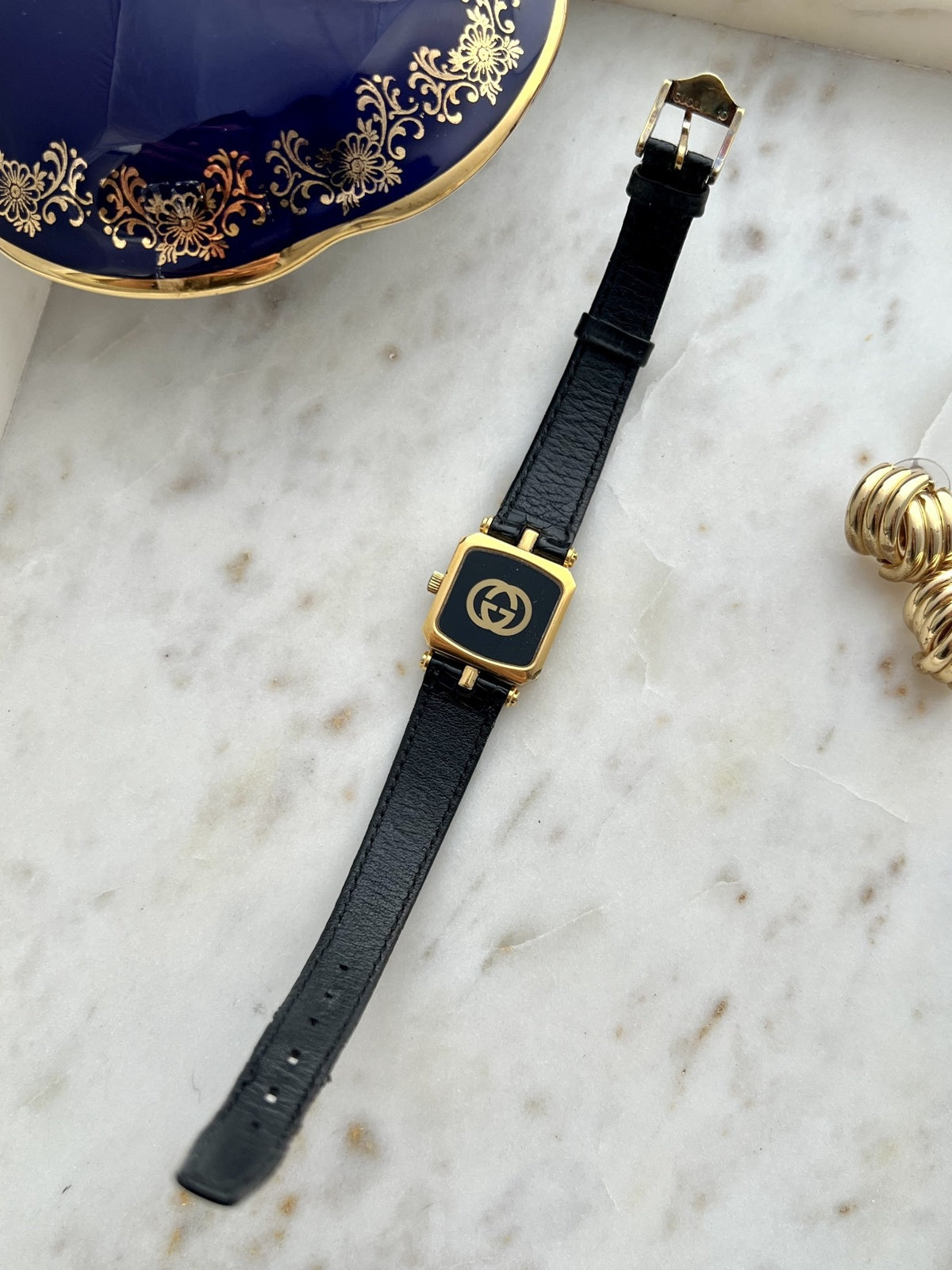 Gucci Sherry square watch full rear view with black leather strap