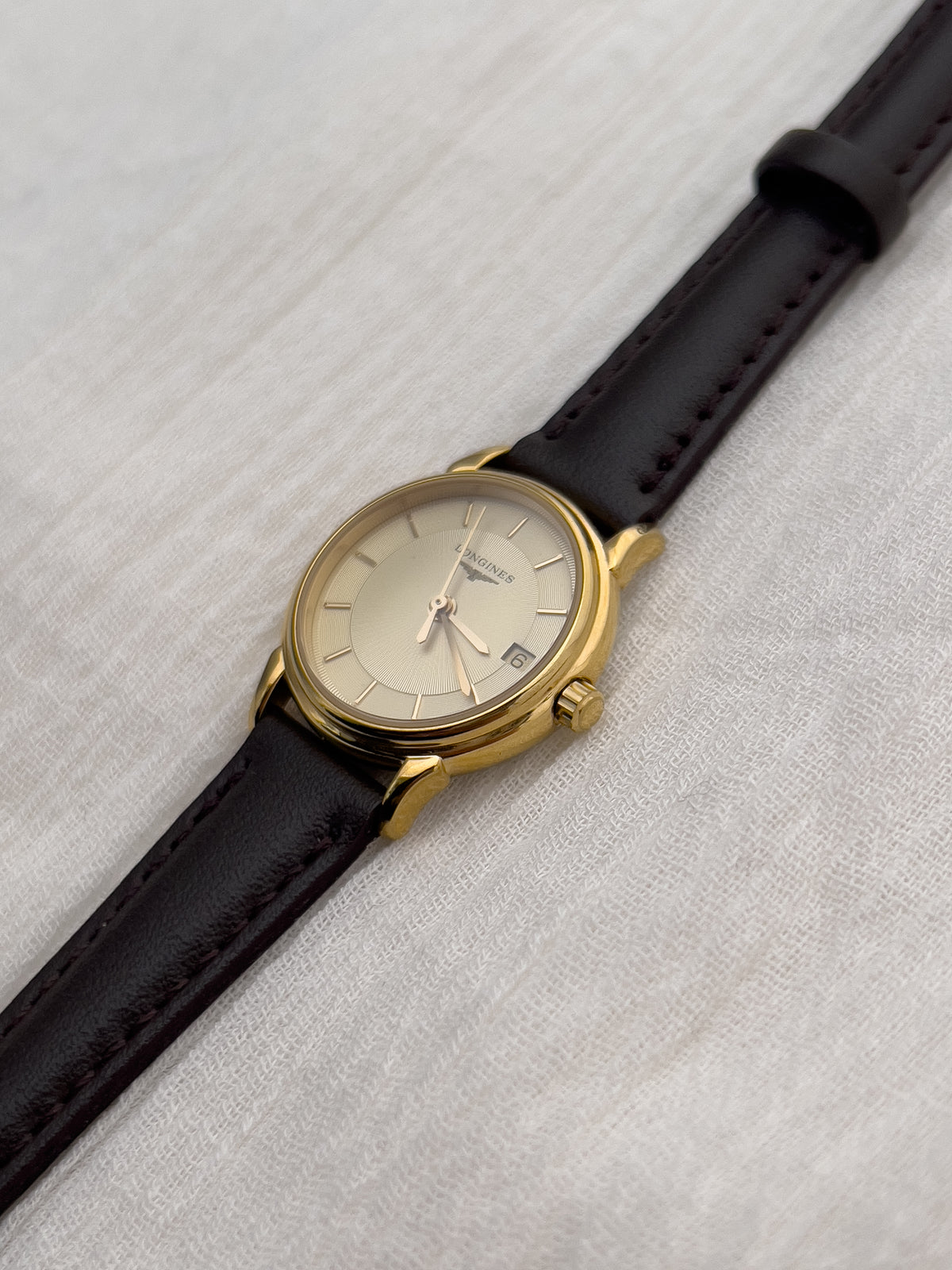 Longines La Grande Classique gold watch and presentation box.