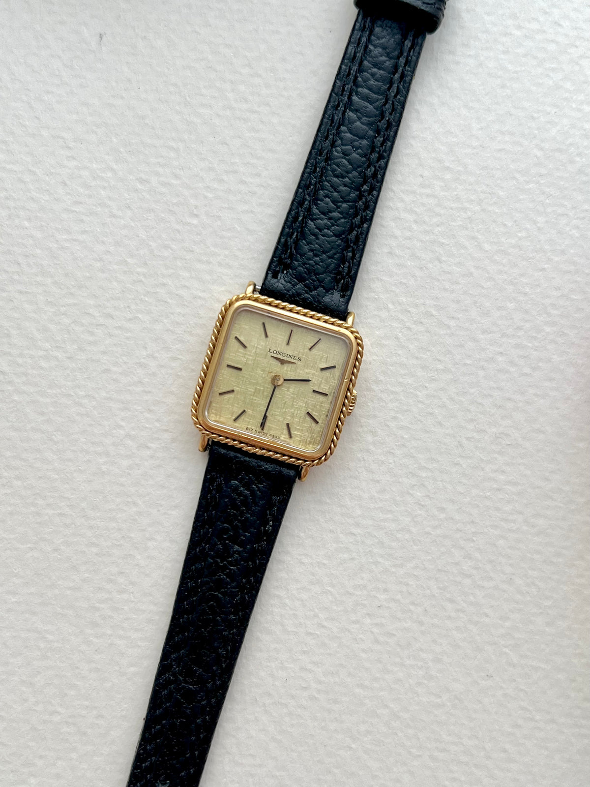 Longines Rope Bezel Linen Dial Leather watch 4333.817: close view of the dial and case.