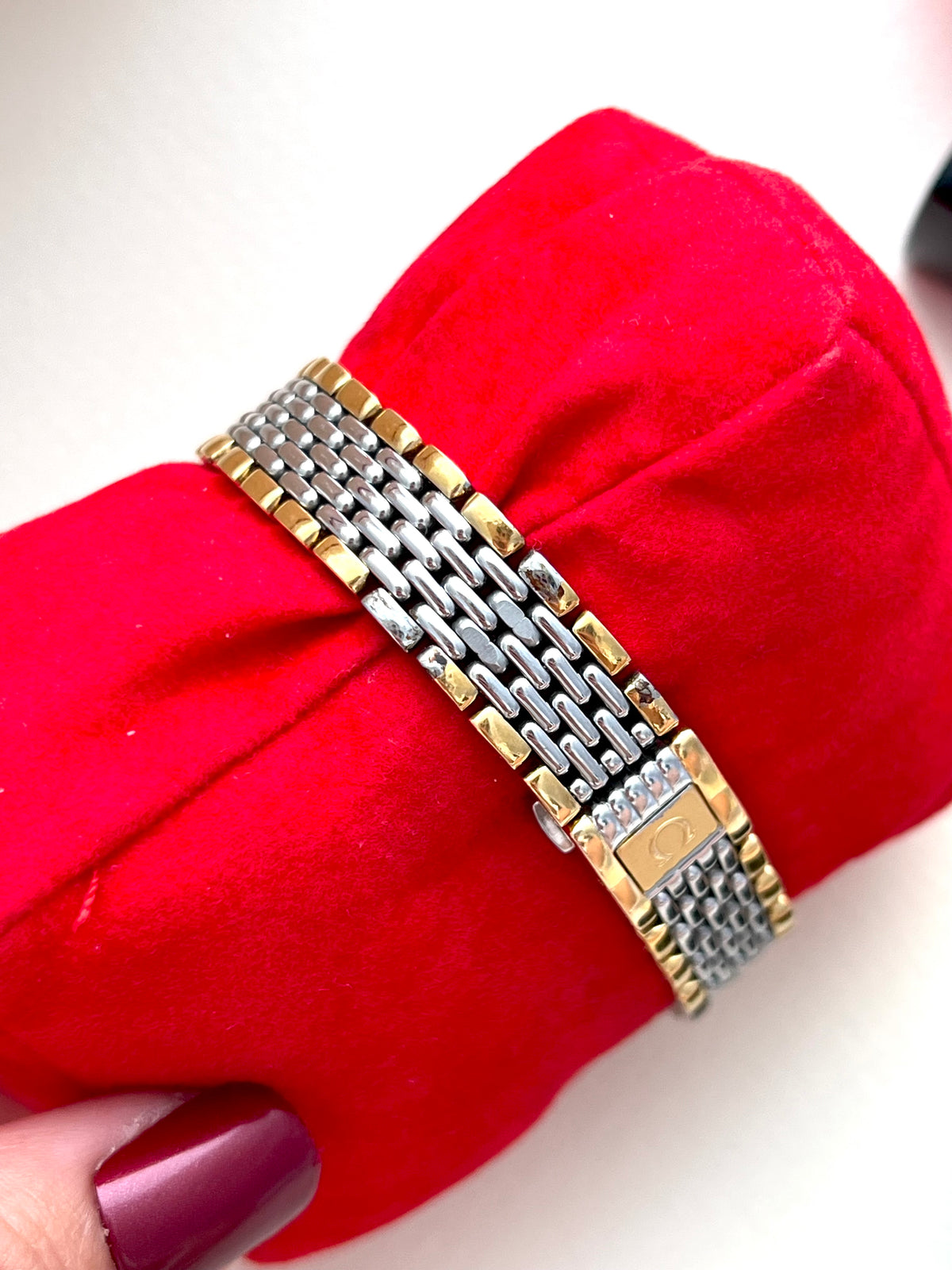 Omega De Ville Cushion Case Women's Watch "Ile de France" Collection, view 14.
