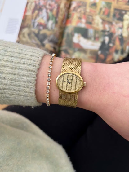 Waltham Vintage Gold Ladies’ Watch with Textured Dial & Mesh Bracelet
