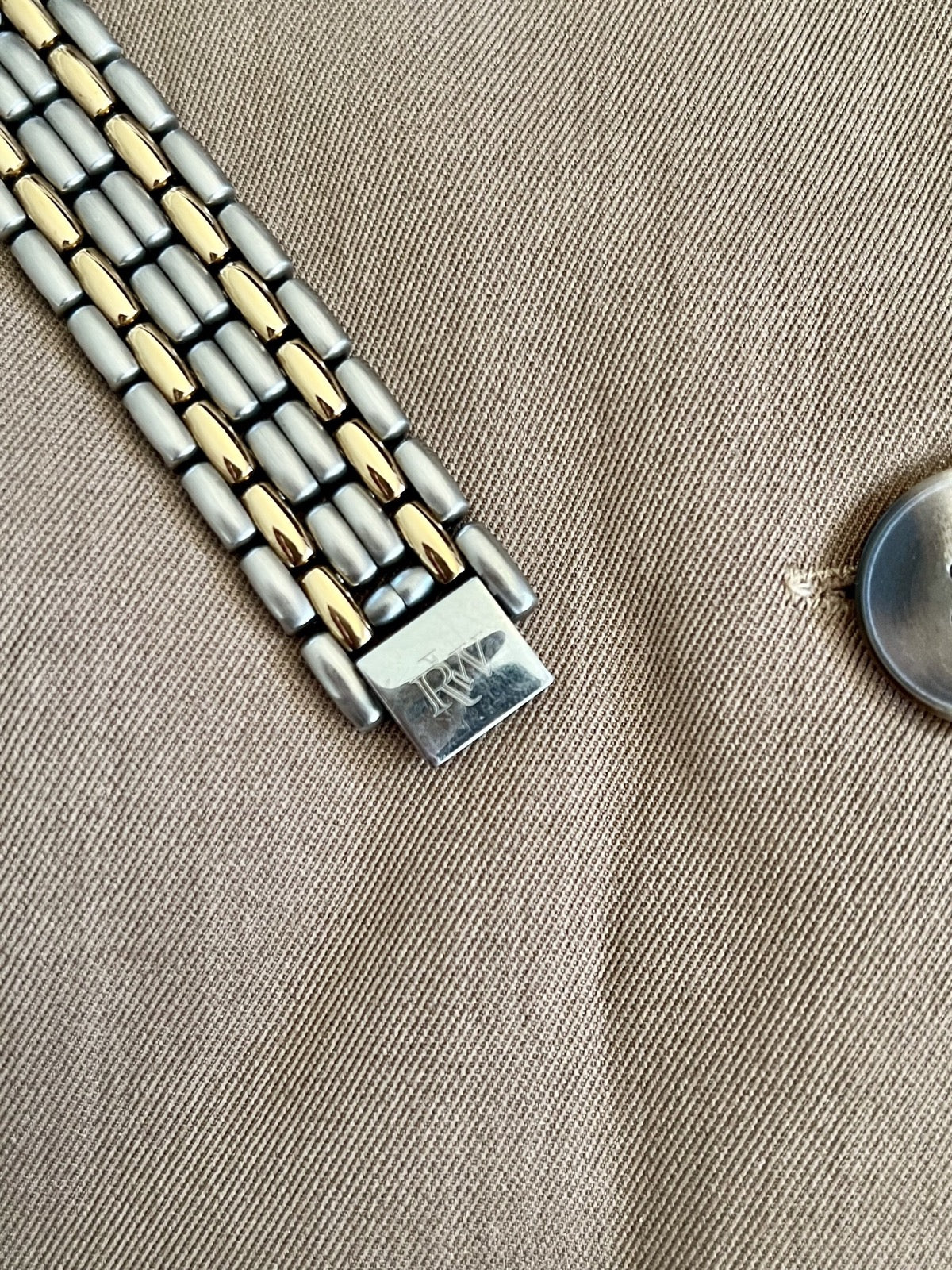 RW signed folding clasp on the Raymond Weil Fidelio bracelet