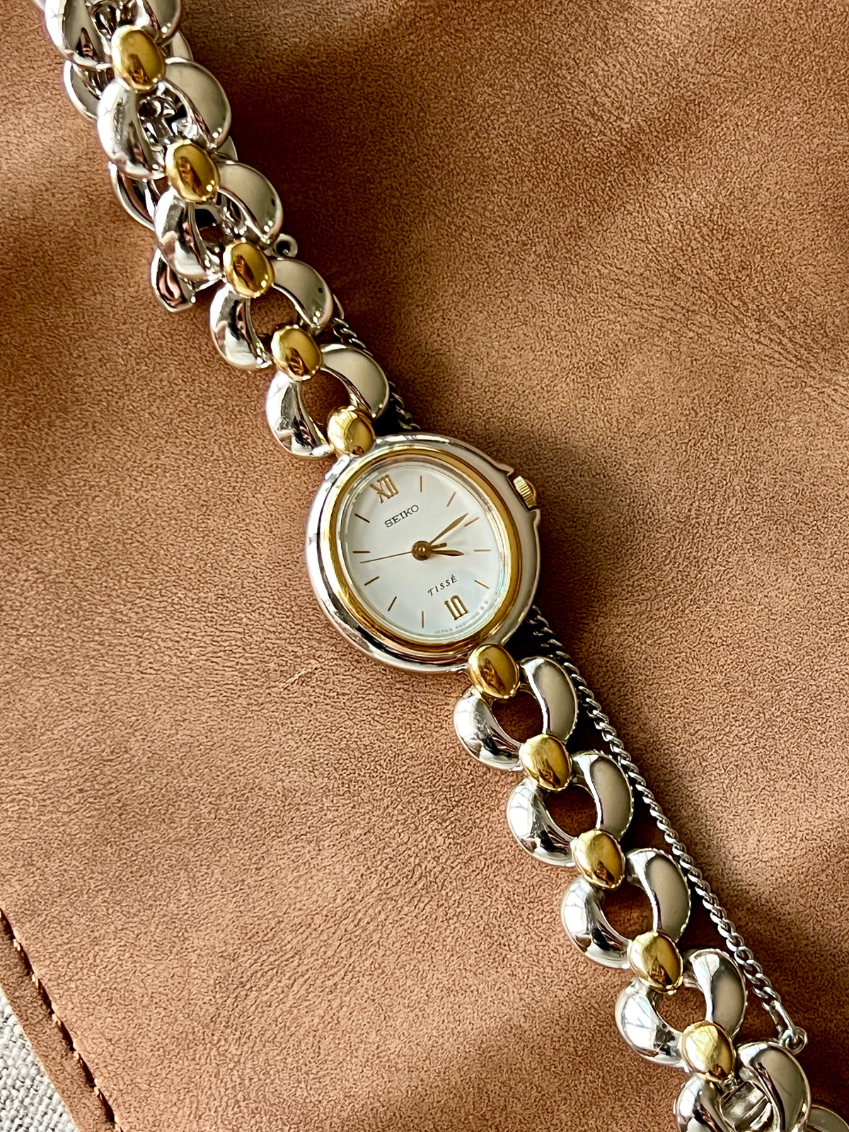 Seiko Tissé White Dial Sculpted Two Tone women's watch — product photograph 2