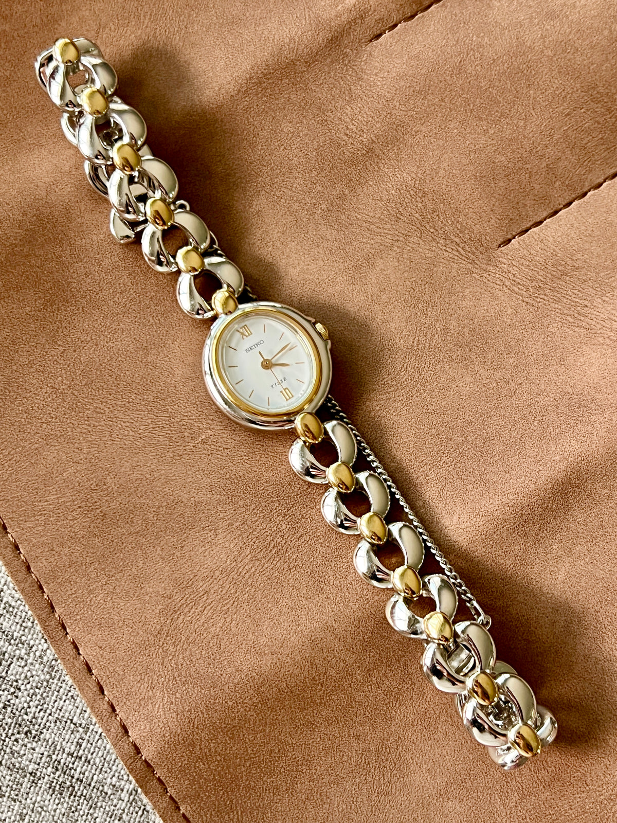 Seiko Tissé White Dial Sculpted Two Tone women's watch — product photograph 3