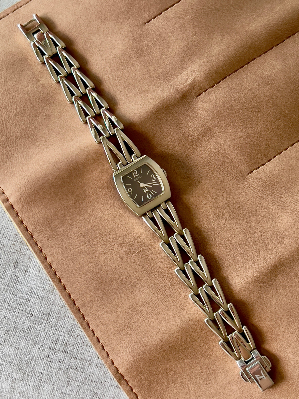 Seiko Noie Brown Dial Sculpted Bracelet women's watch — product photograph 4