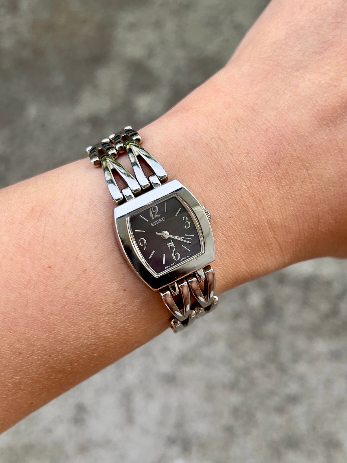 Seiko Noie Brown Dial Sculpted Bracelet women's watch — product photograph 7