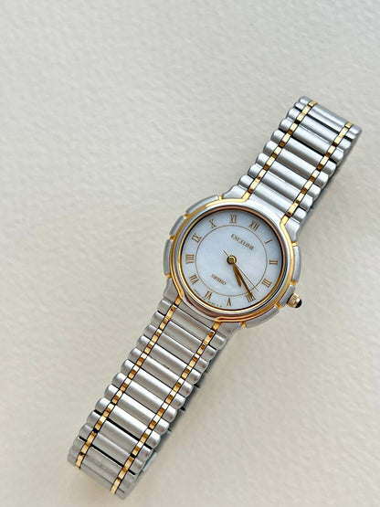 Seiko Exceline mother-of-pearl ladies watch, case profile.