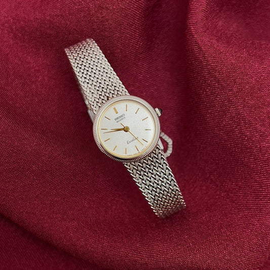 Seiko Exceline Round Woman's Watch with Ribbed Case, front view of a vintage women's watch at Gilded Hour.