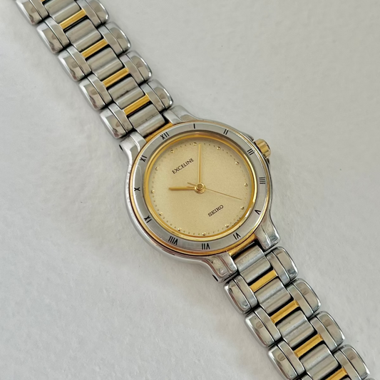 Seiko Exceline Roman bezel ladies watch, front.
