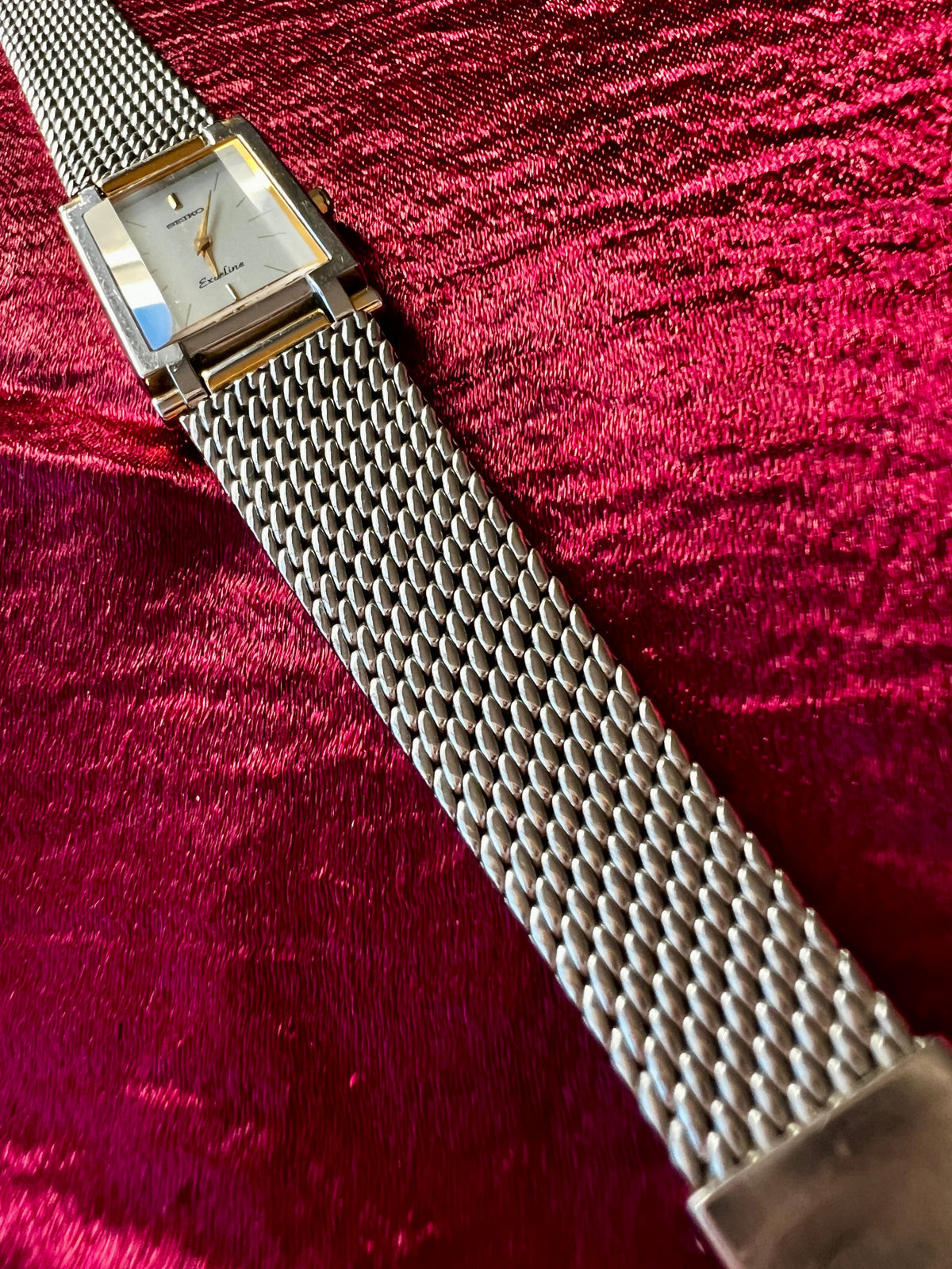 Seiko Exceline White Dial Mesh Bracelet women's watch — product photograph 9
