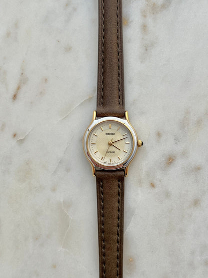 Seiko Exceline two tone round patterned dial watch, view 3.