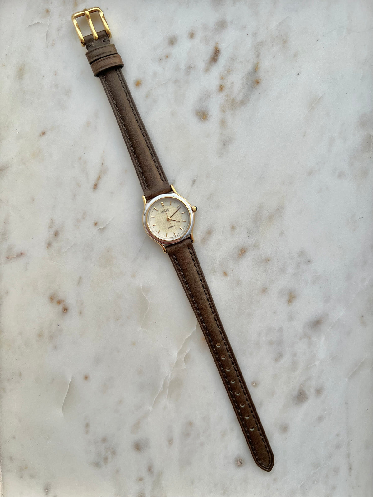 Seiko Exceline two tone round patterned dial watch, view 4.